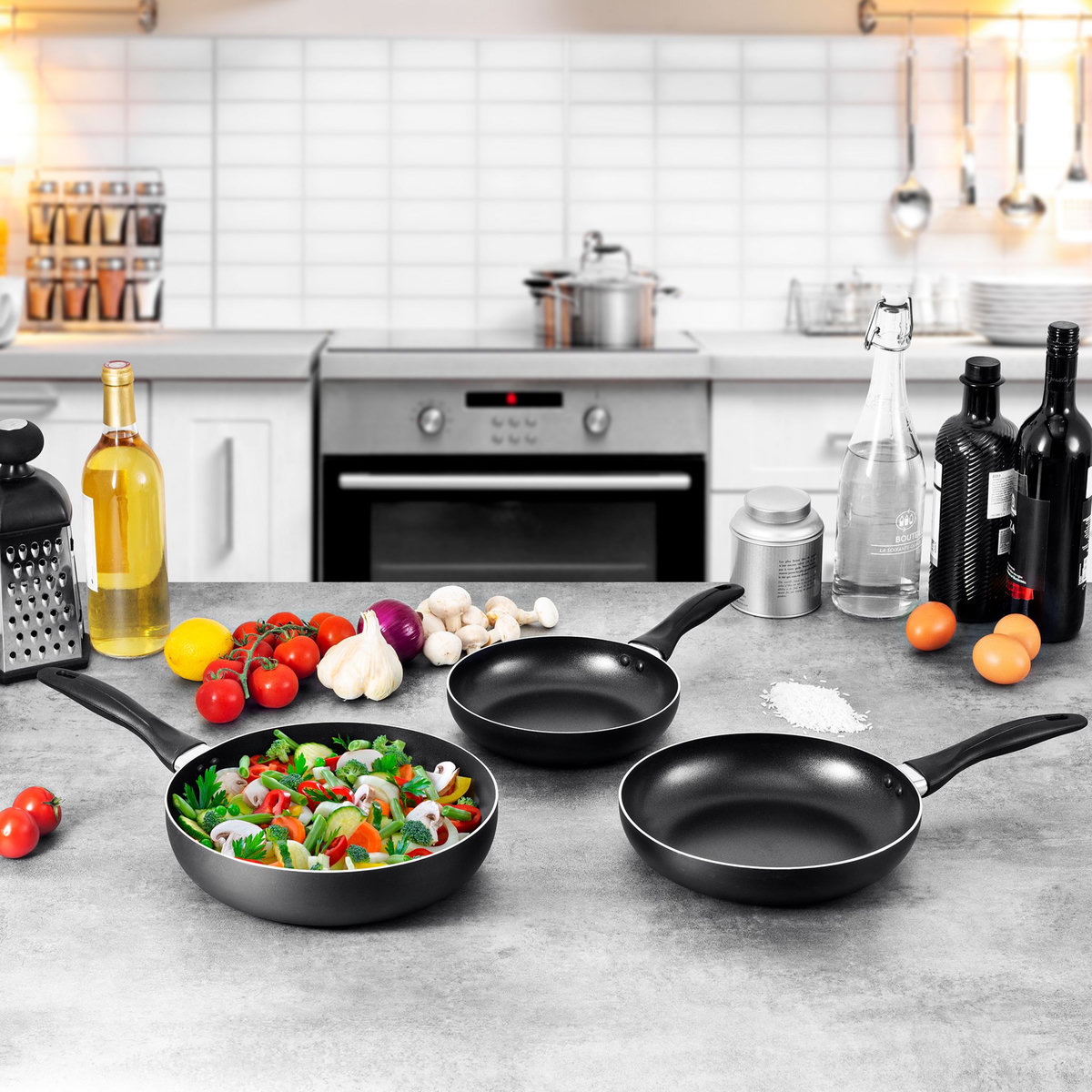 KITCHEN COOK Lot poêles et sauteuse en aluminium 