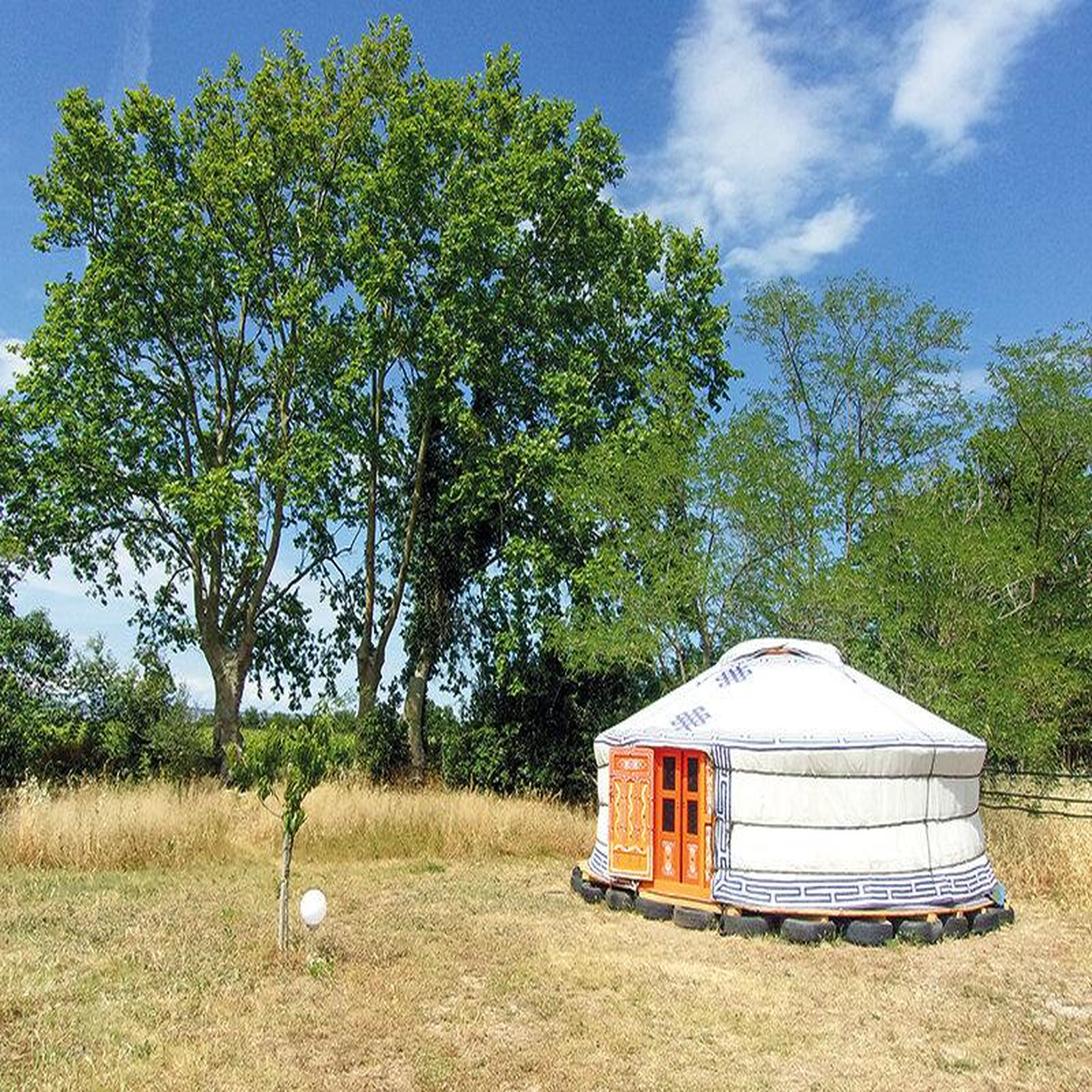 Voir la diapositive 3 : Smartbox Séjour insolite en famille : 3 jours dans un hébergement atypique - coffret cadeau séjour