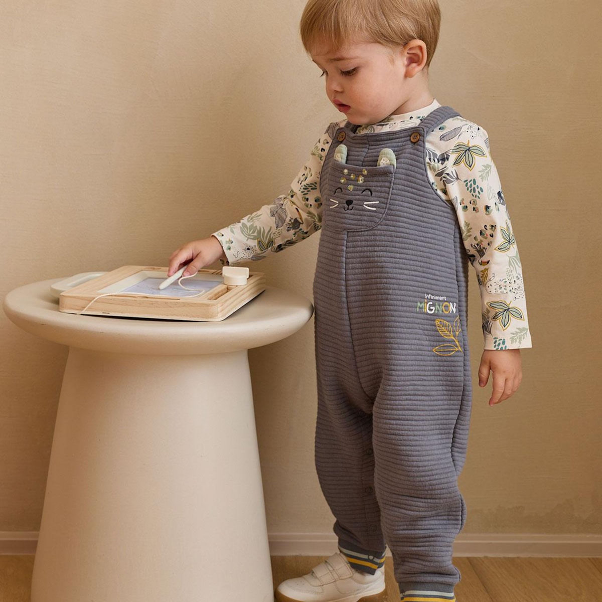 Petit Béguin Ensemble salopette bébé et t-shirt Boavista