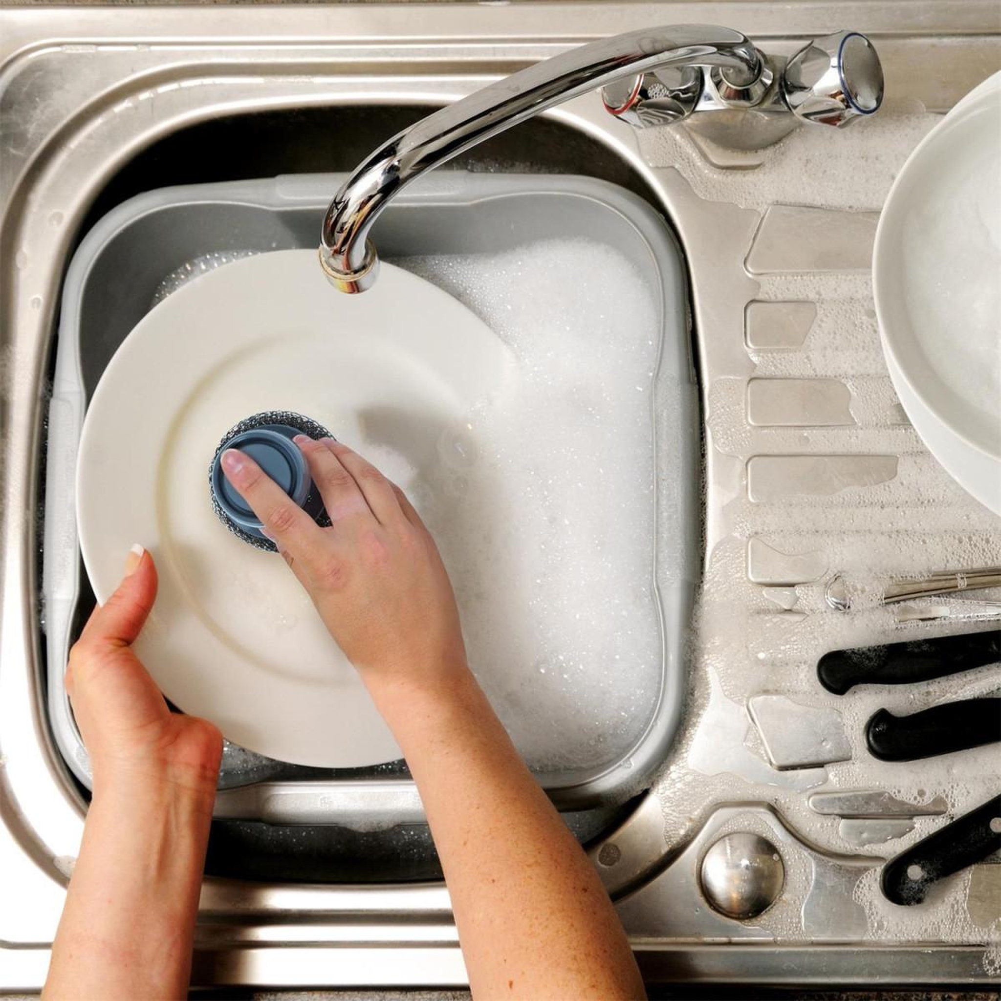 Voir la diapositive 6 : Je cherche une idee Grattoir à vaisselle  réservoir  10cm noir