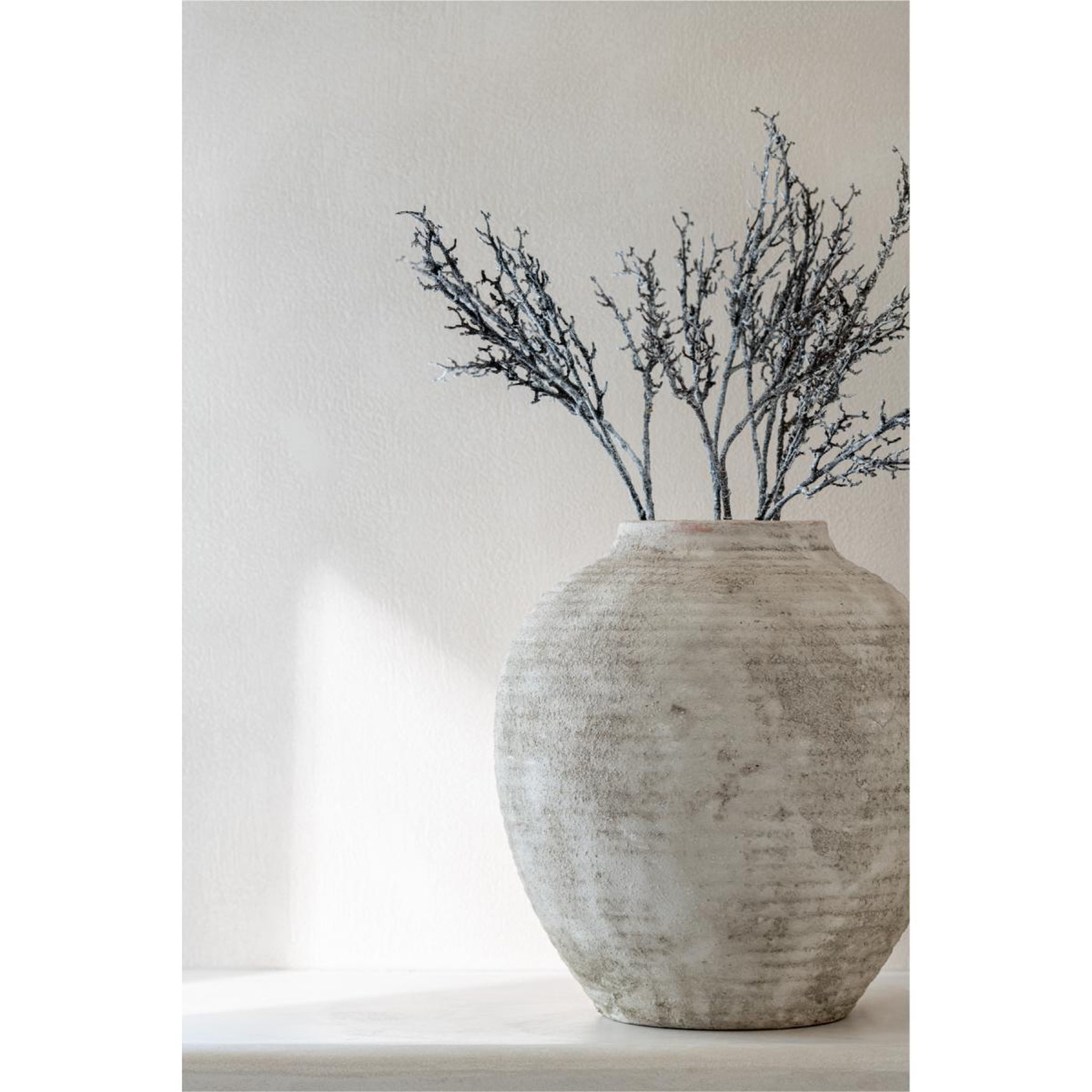 Voir la diapositive 2 : J-LINE Vase design jarre  agora  50cm beige