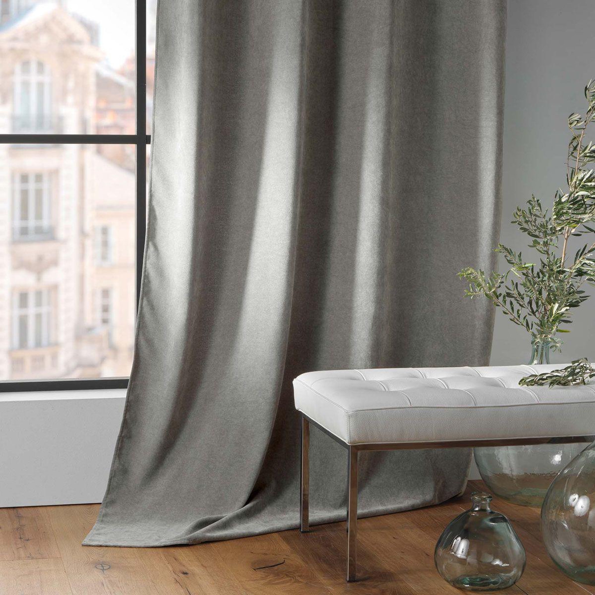 Voir la diapositive 4 : Douceur d'Intérieur Rideau à œillets velours  novana  135x260cm anthracite