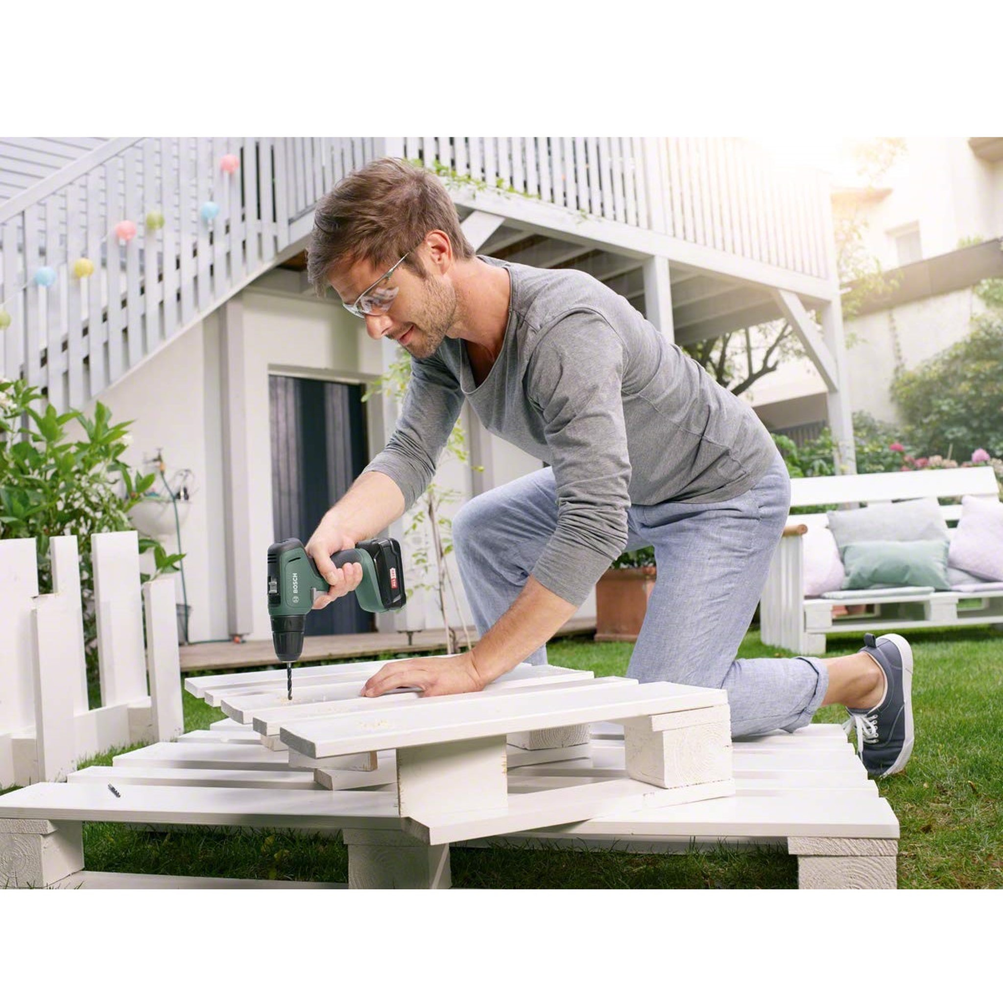 Voir la diapositive 5 : BOSCH Perceuse visseuse Universal Drill 18V + 2 batteries