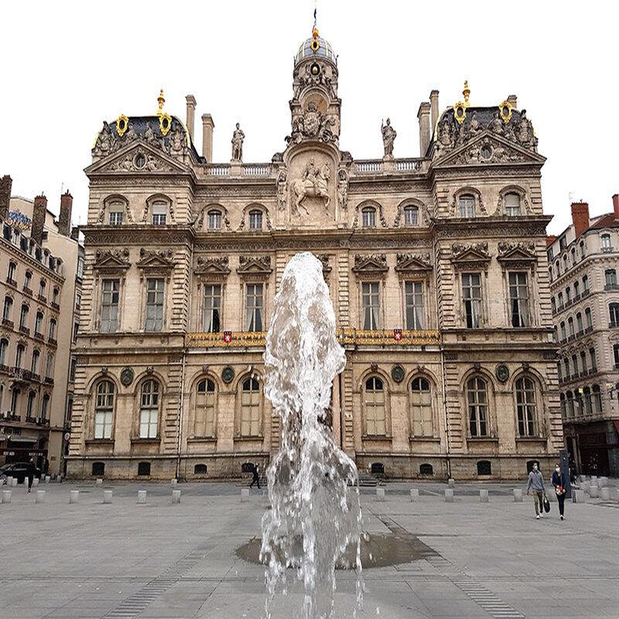 Voir la diapositive 4 : Smartbox Découverte en famille du musée et du quartier des Beaux-Arts de Lyon - Coffret Cadeau Sport & Aventure