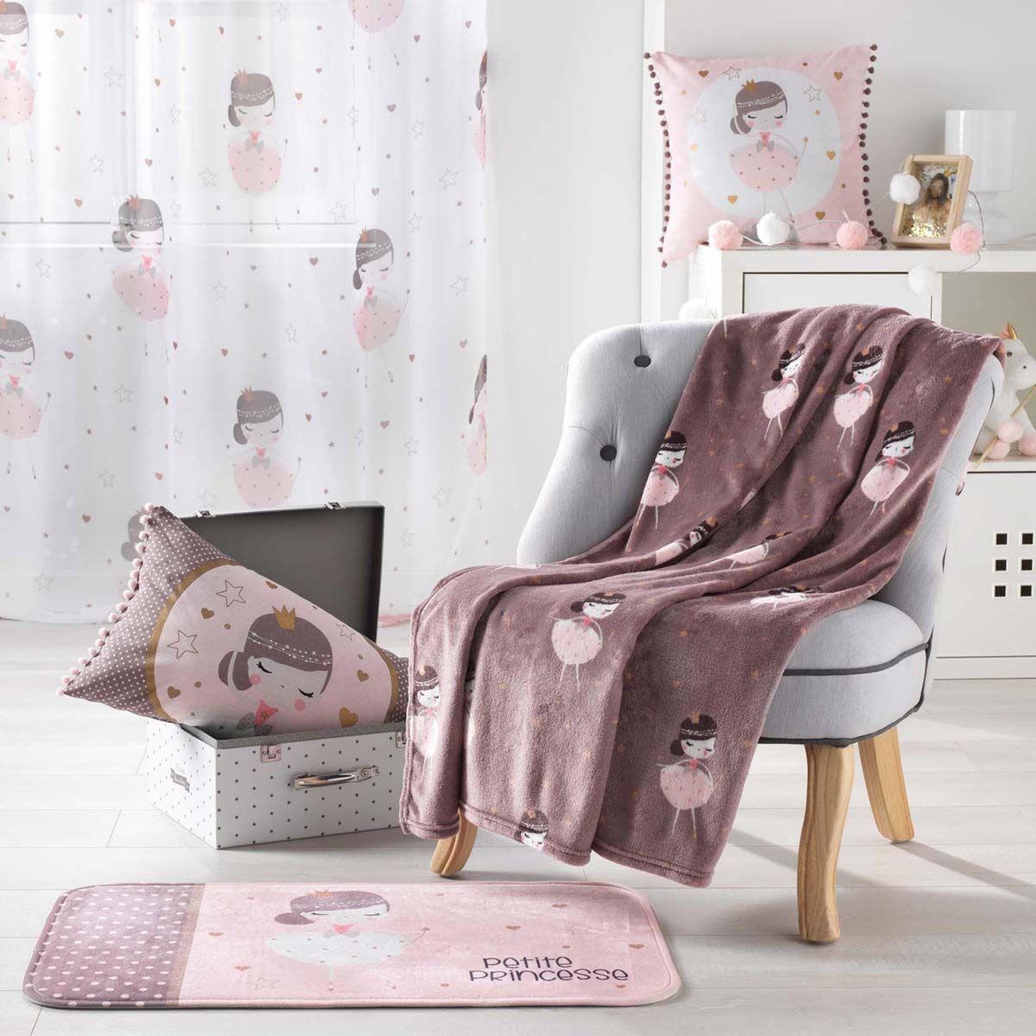 Voir la diapositive 3 : Douceur d'Intérieur Tapis enfant  petite princesse  45x75cm rose