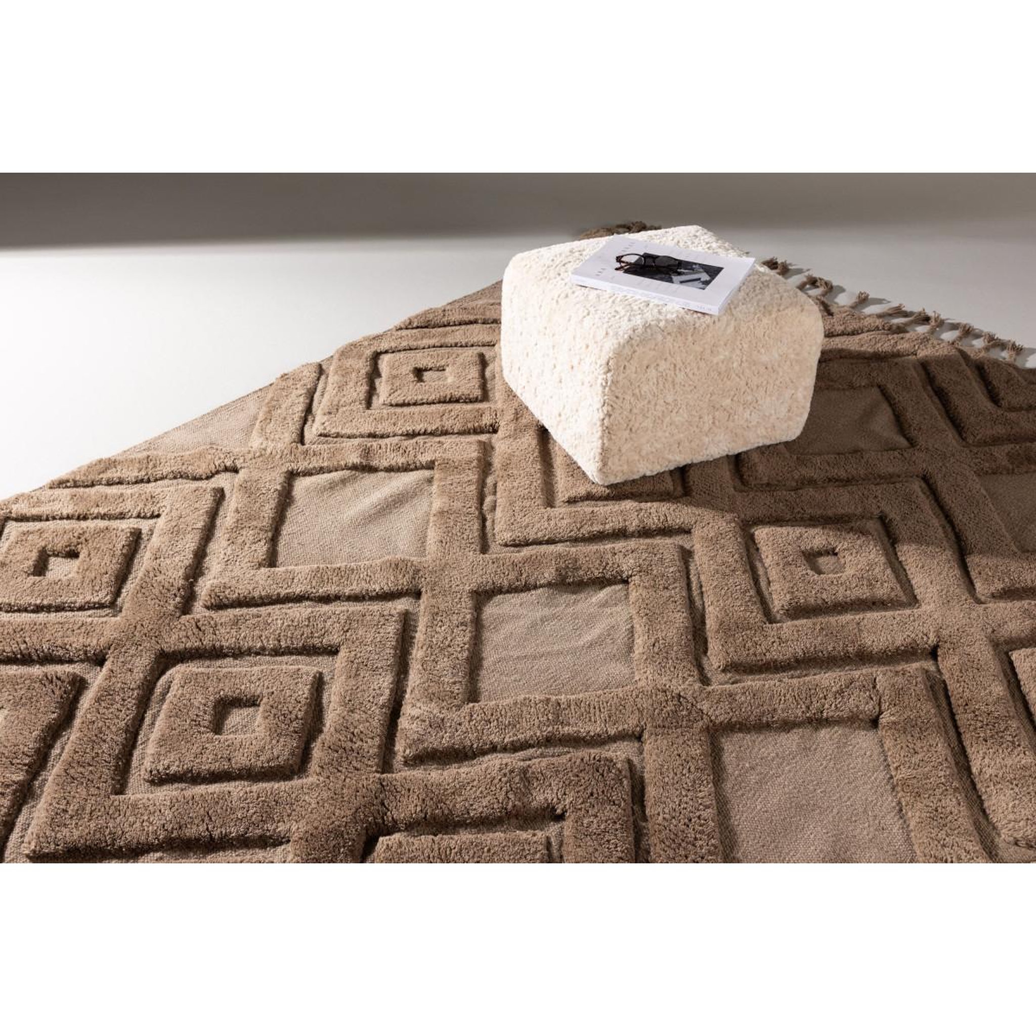 Voir la diapositive 6 : Paris Prix Tapis déco en laine  dahlia  200x300cm marron foncé