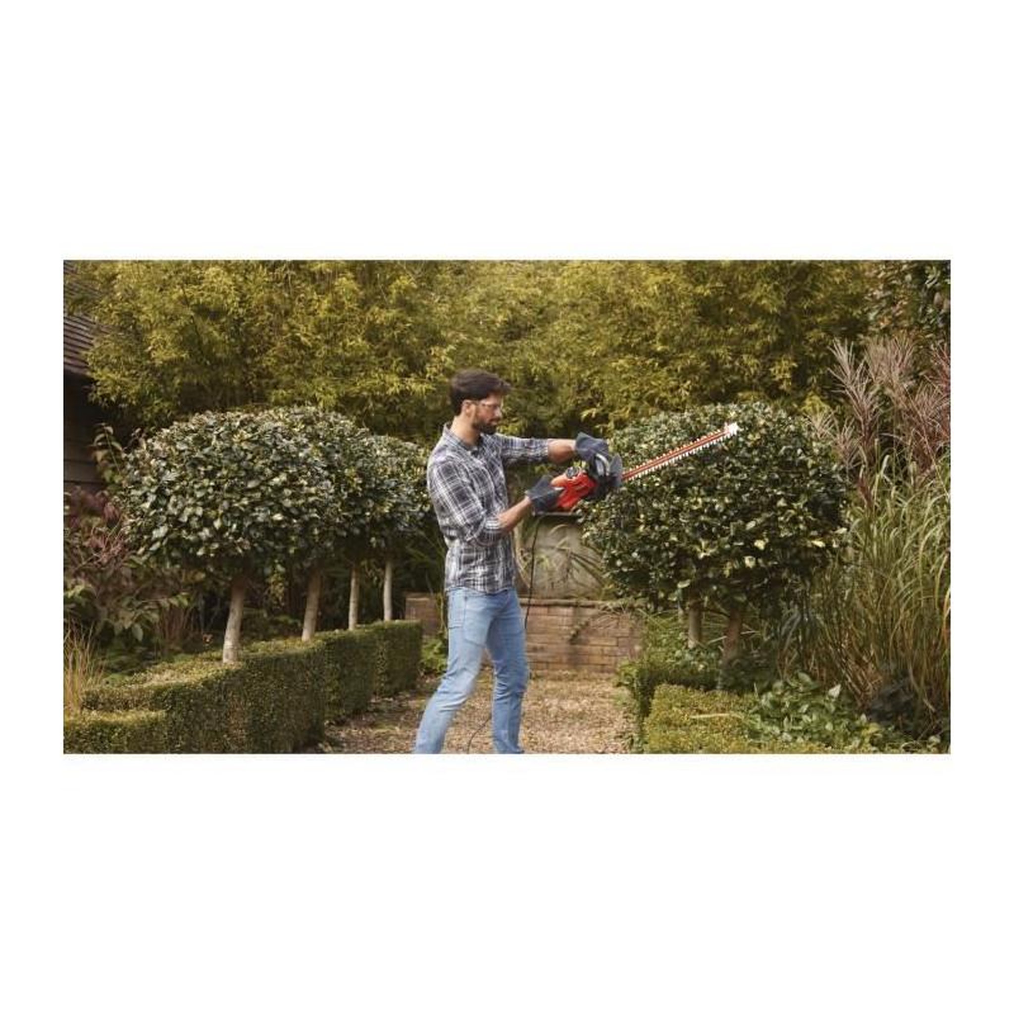 Voir la diapositive 4 : Black et Decker BLACK + DECKER Taille-Haies  50cm 500W - Avec lame de scie BEHTS301