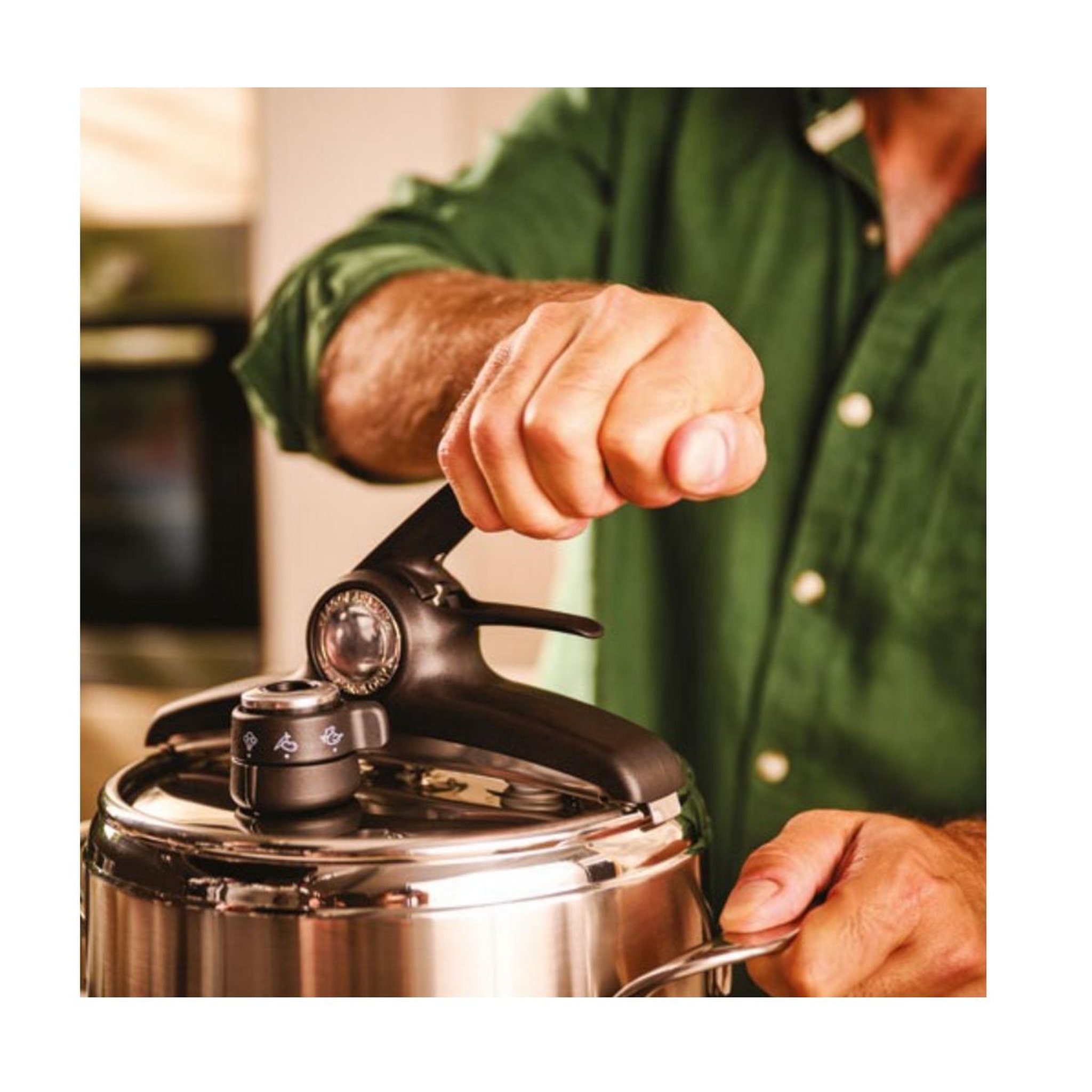 Voir la diapositive 2 : Lagostina Autocuiseur inox 3.5l - 012022010522