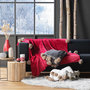 Voir la diapositive 3 : Douceur d'Intérieur Plaid à pompons doux - 150 x 125 cm - Rouge