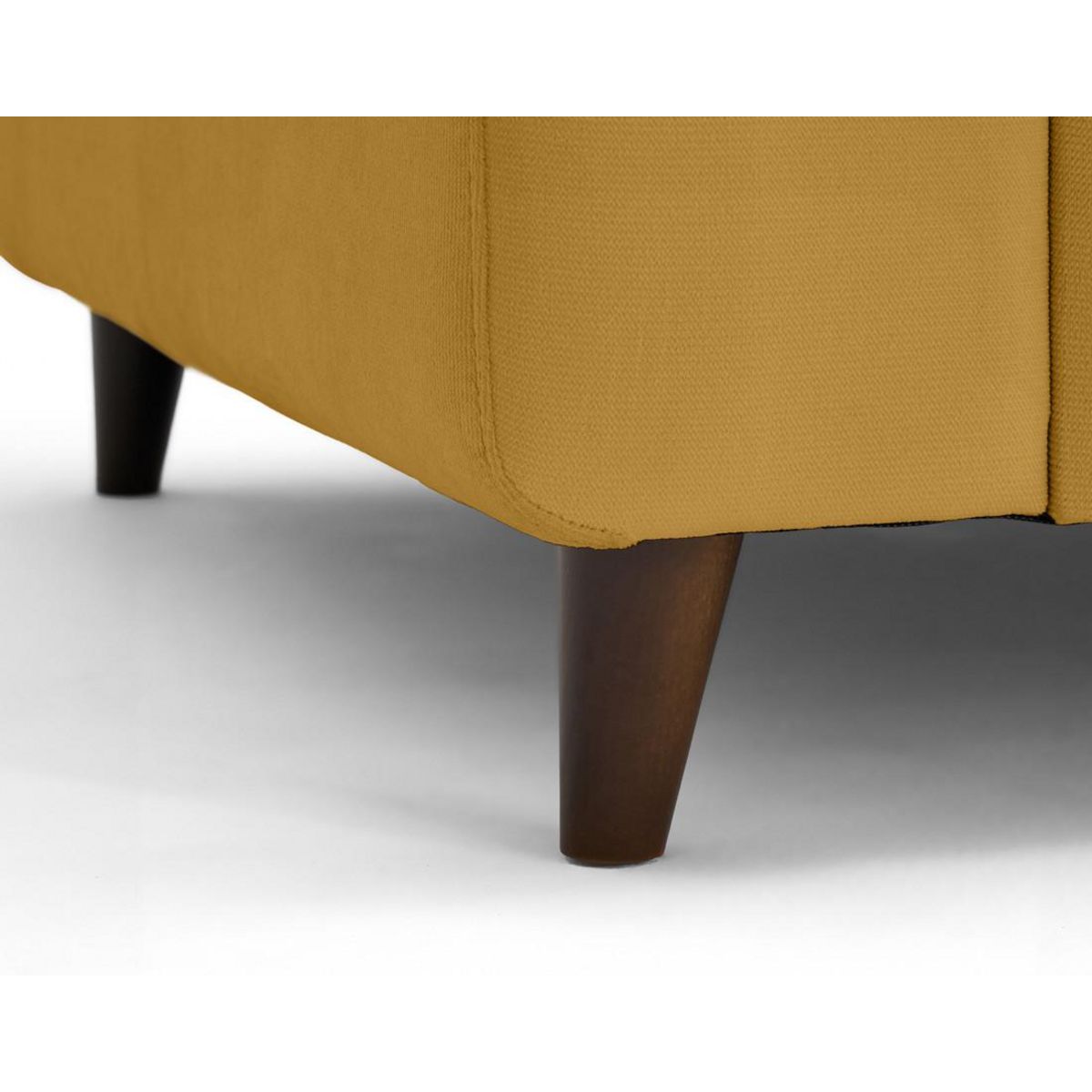 LISA DESIGN Brooke - fauteuil en velours pieds en bois