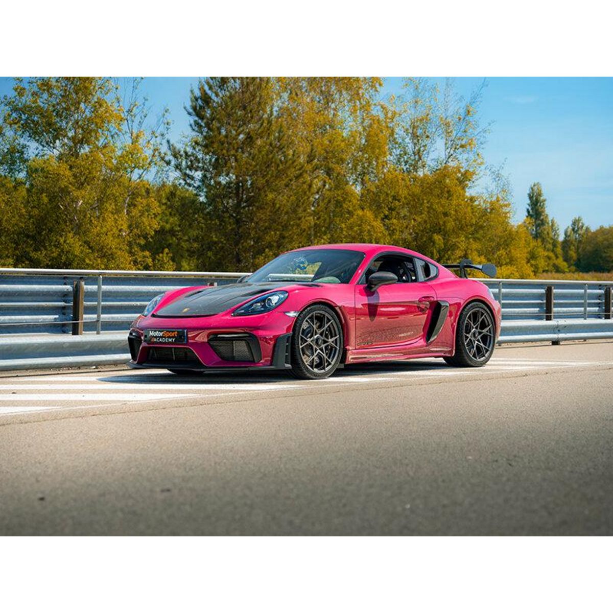 Smartbox Stage de pilotage : 2 tours sur le circuit de Fay de Bretagne en Porsche 718 Cayman GT4 RS - Coffret Cadeau Sport & Aventure