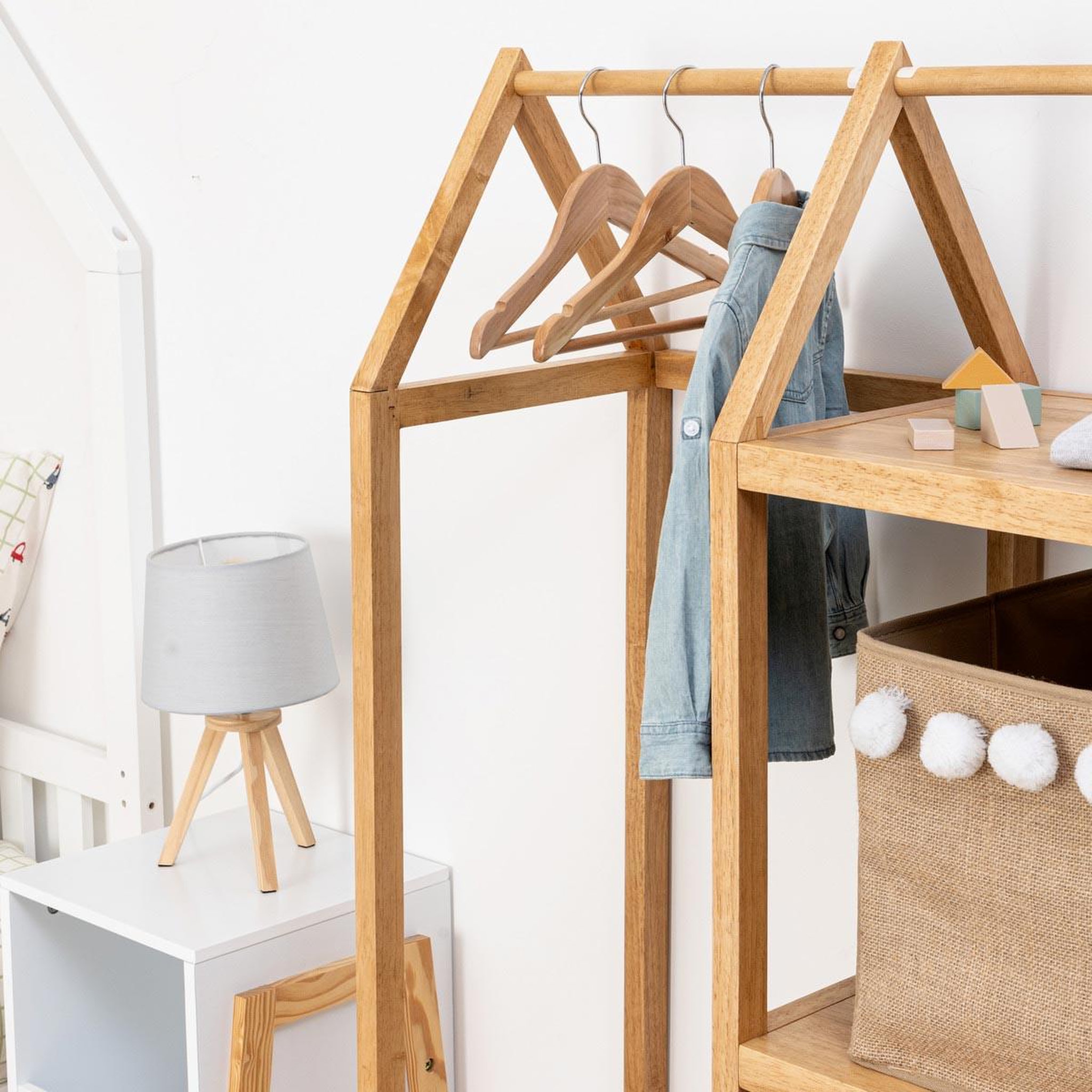 Voir la diapositive 3 : Atmosphera Kids Lot de 4 cintres enfant  bois  30cm naturel