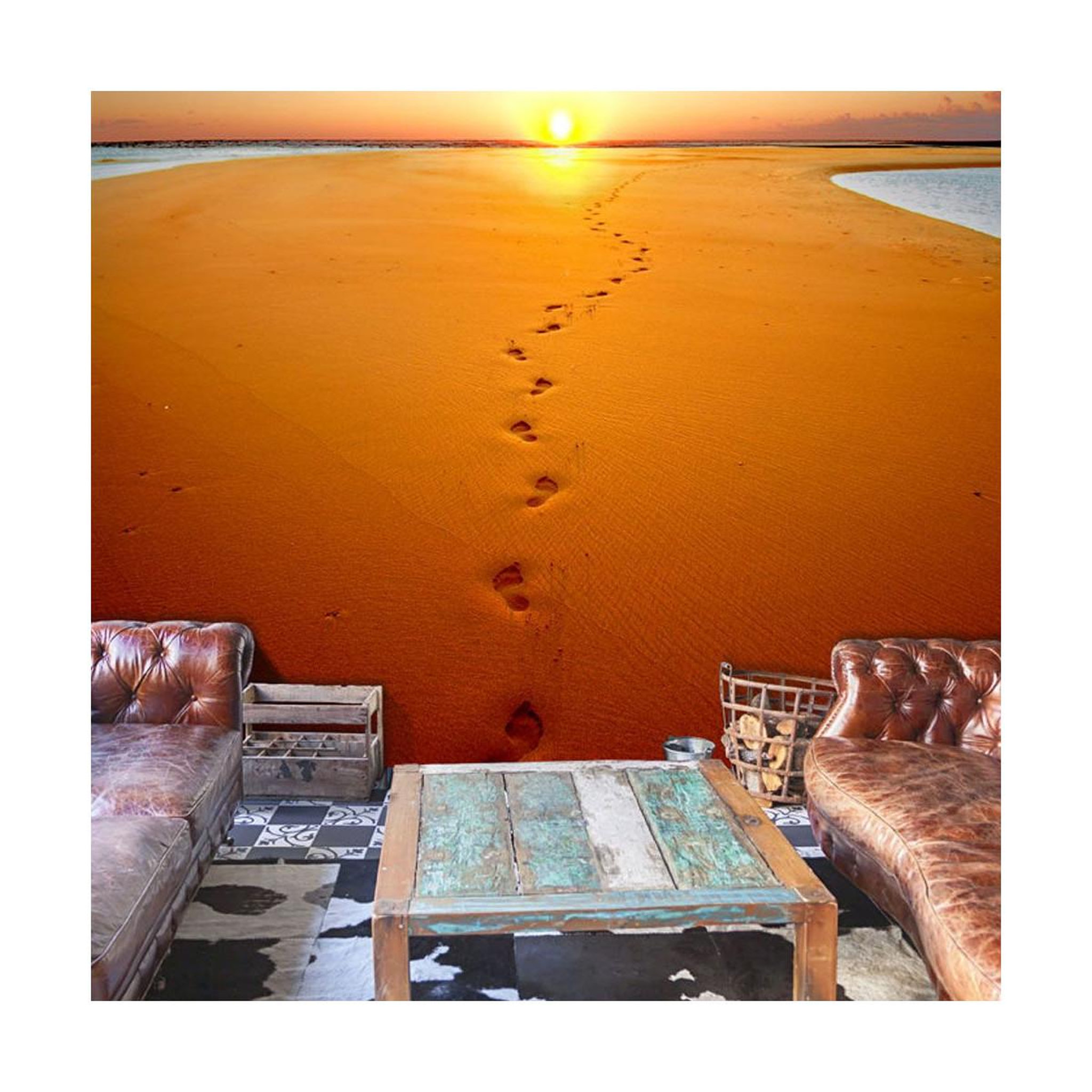Paris Prix Papier peint  traces de pas sur le sable. Coloris disponibles : Multicolore