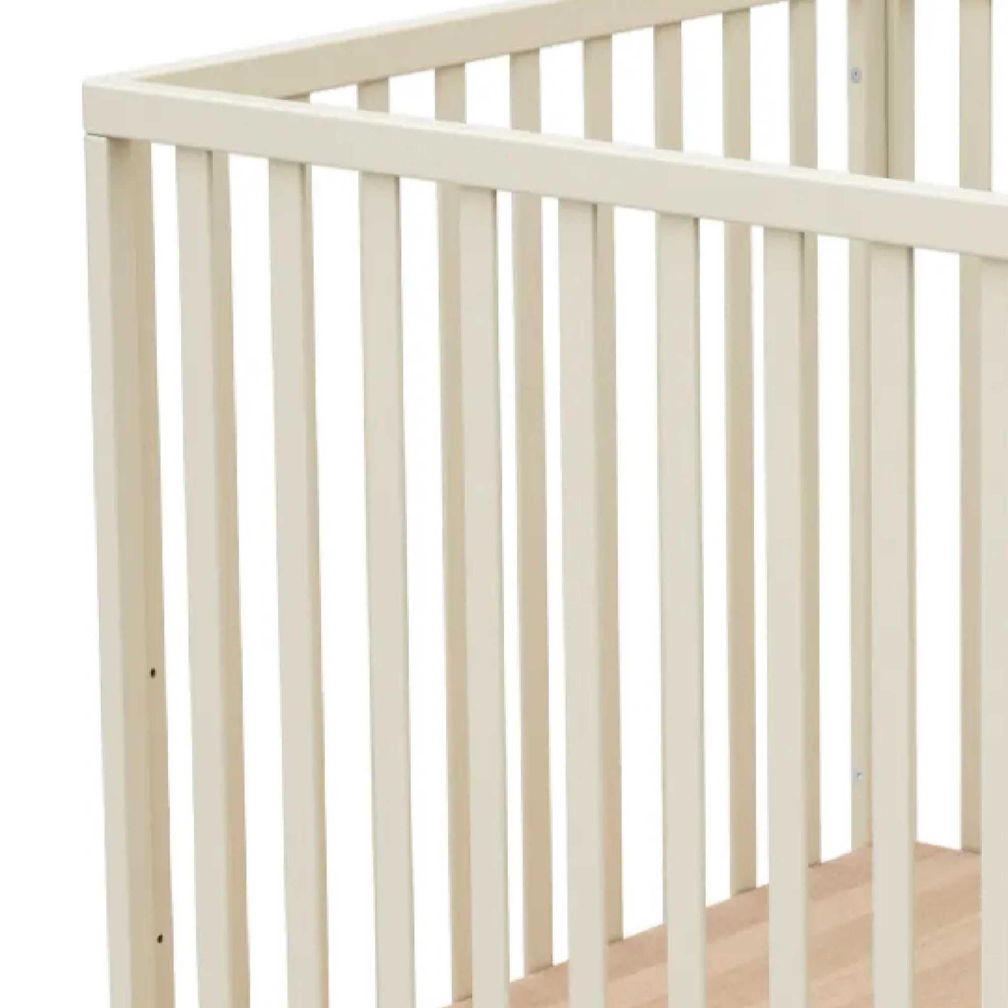 Voir la diapositive 2 : JURABABY Parc bébé ONLY en bois