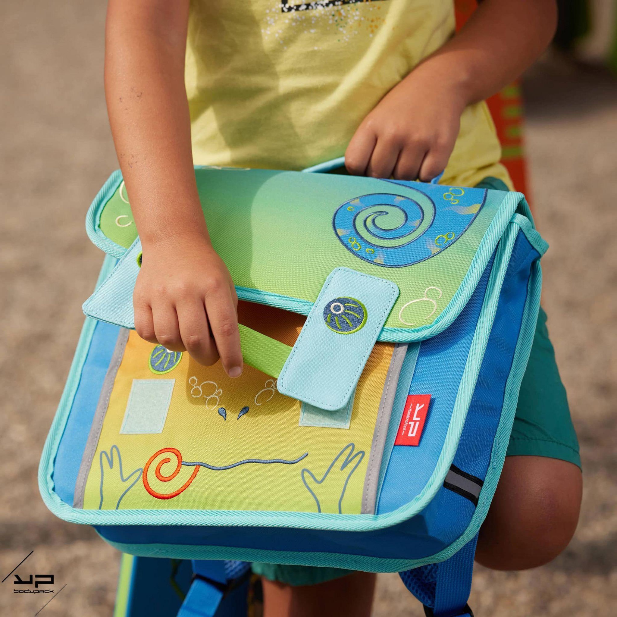 Voir la diapositive 2 : BODYPACK BODYPACK Cartable 32 cm recyclé Caméléon