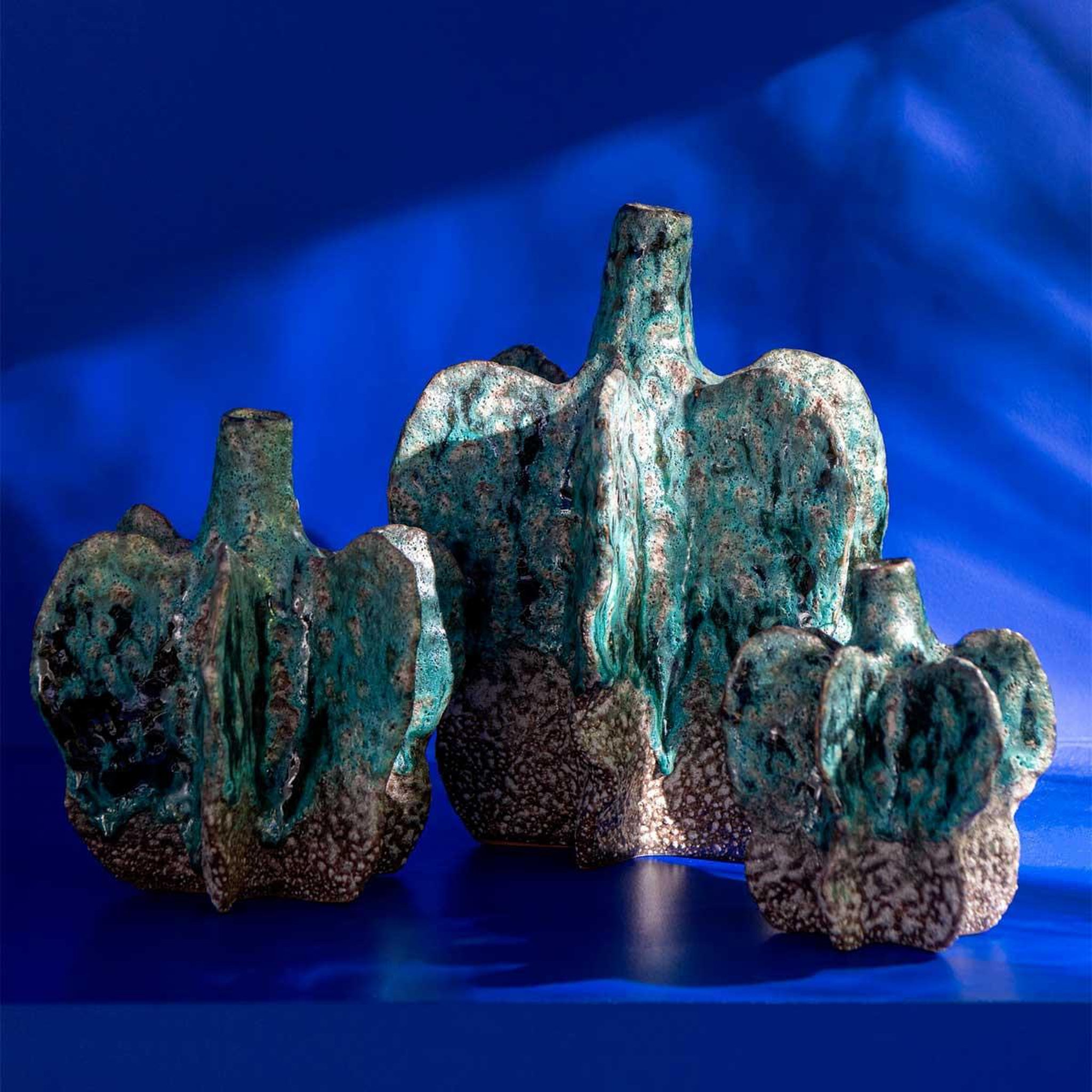 Voir la diapositive 3 : J-LINE Vase déco en céramique  naga  15cm bleu azur