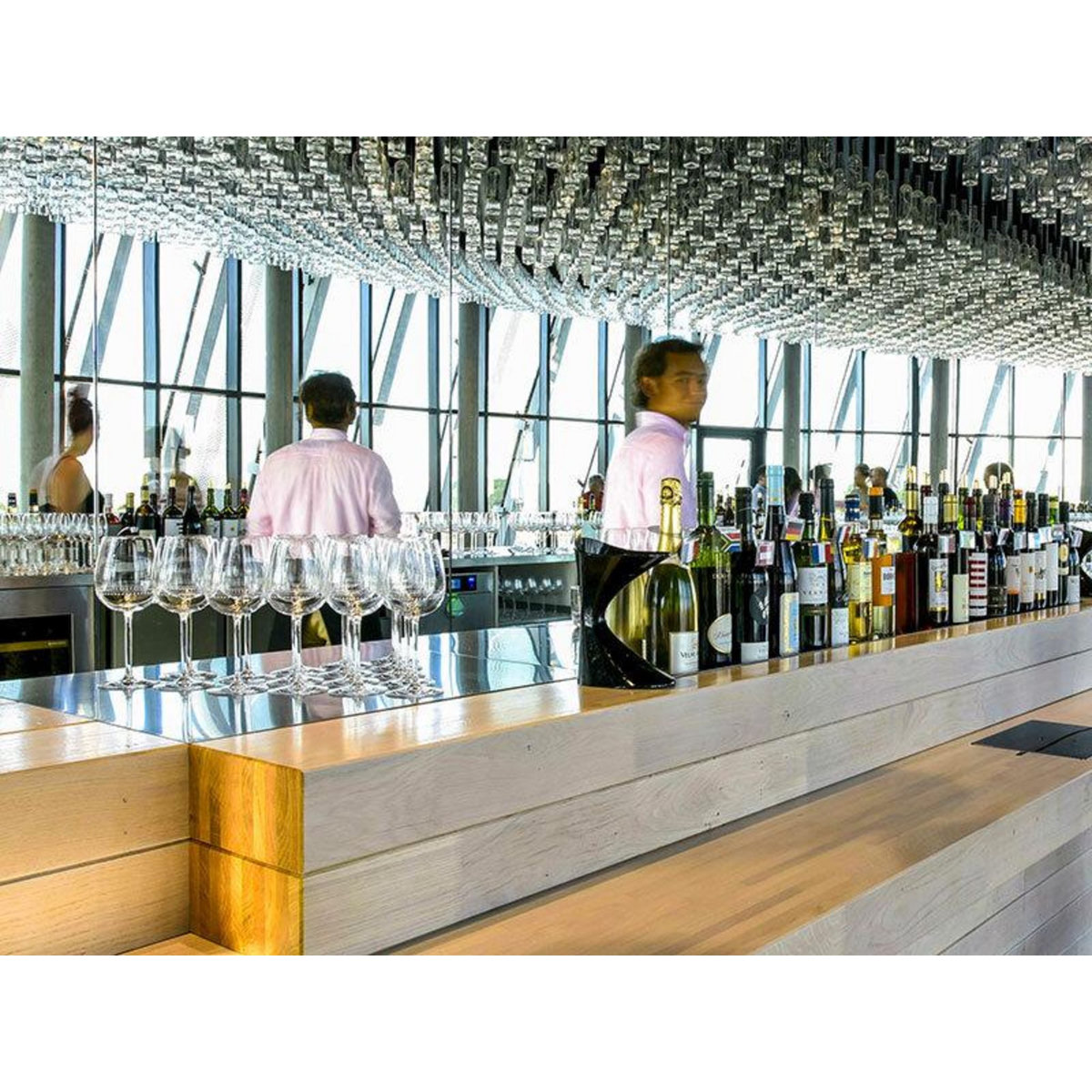 Smartbox Sortie culturelle en famille à la Cité du Vin à Bordeaux pour 2 adultes et 2 enfants - Coffret Cadeau Sport & Aventure