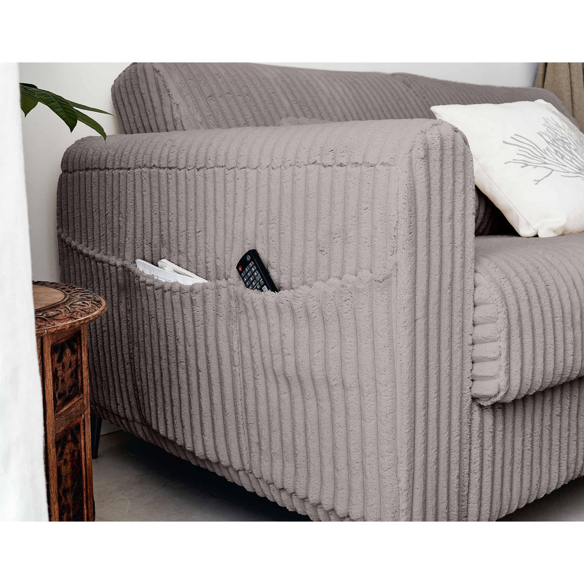 LISA DESIGN Owen - canapé 3 places convertible express couchage quotidien 140 cm matelas 12 cm en velours côtelé grosses côtes