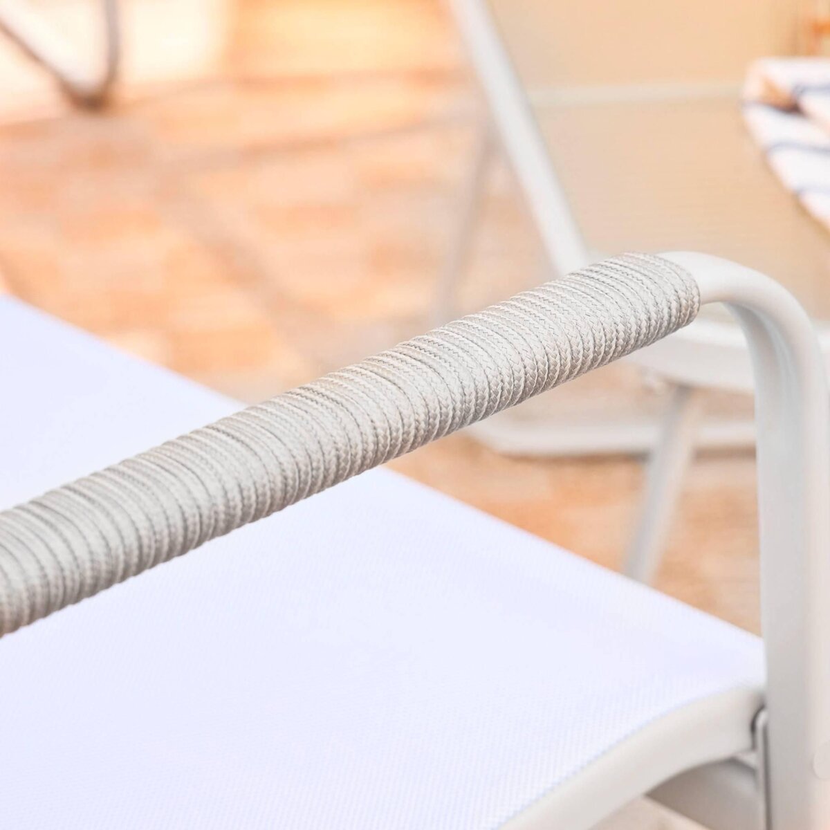 SWEEEK Salon de jardin NOTO acier, 4 places, un canapé, une table, deux fauteuils textilene