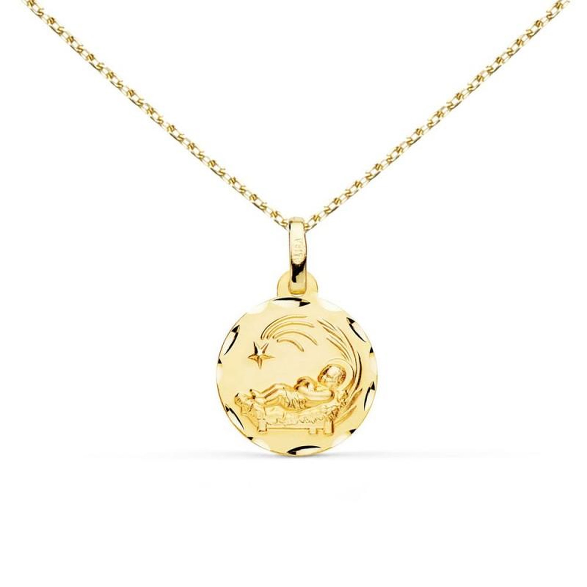 L'ATELIER D'AZUR Collier - Médaille Jésus Christ Enfant dans la Crèche - Chaîne Dorée - Gravure Offerte