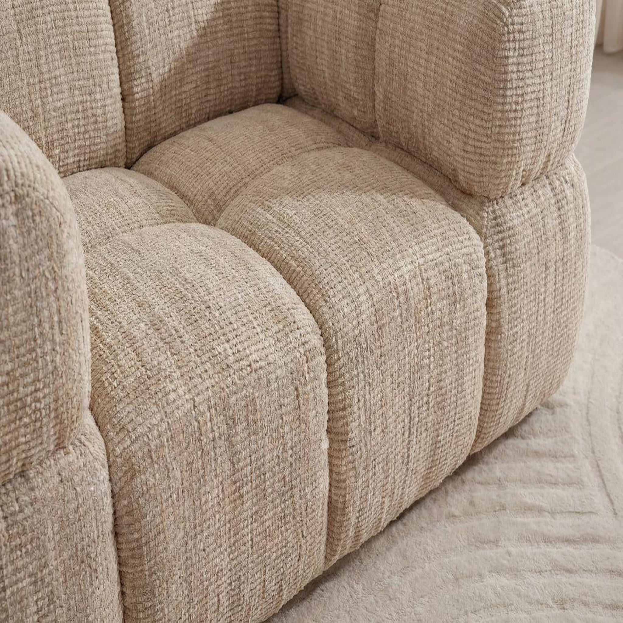 Voir la diapositive 4 : CASANOVA PARIS GUSTAVE - Fauteuil tissu chenille