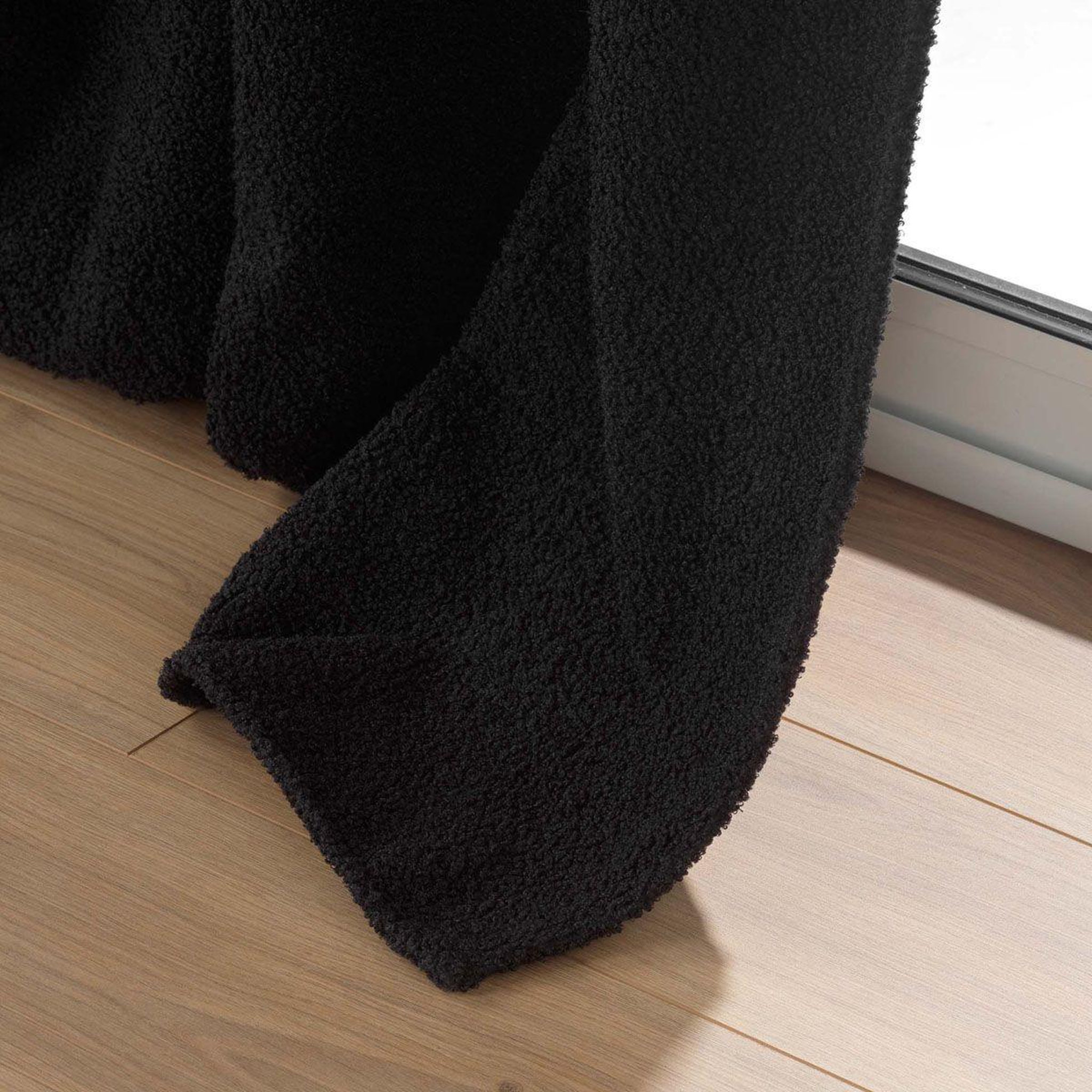 Voir la diapositive 3 : Douceur d'Intérieur Rideau à œillets bouclette  wooly  140x240cm noir