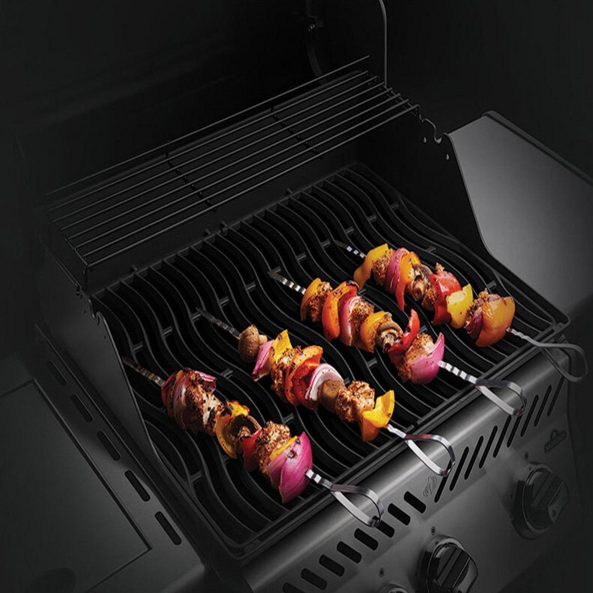 Voir la diapositive 4 : NAPOLEON Kit du chef Expert (8 brochettes, support ribs et grille pour légumes et poissons) - Napoleon