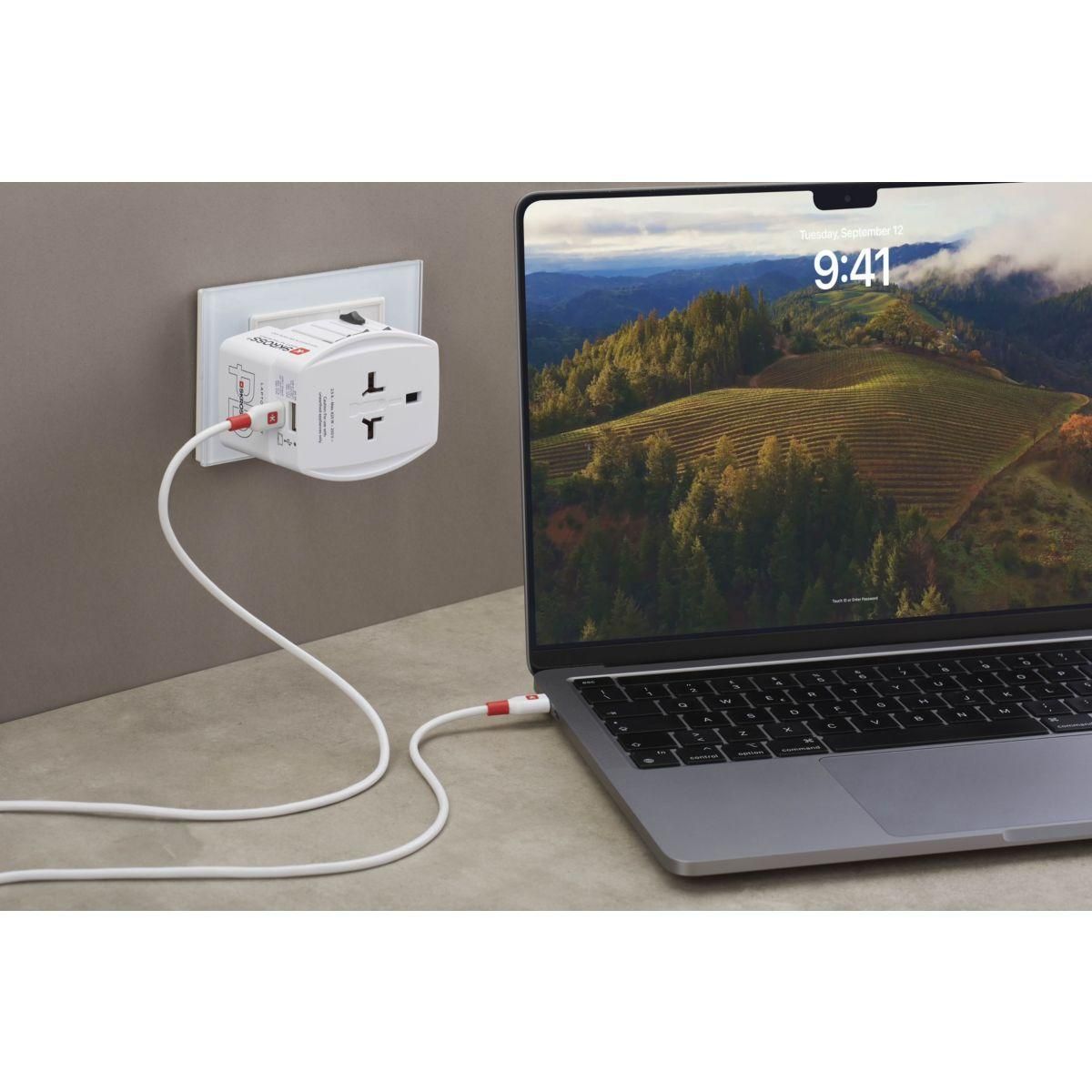 Skross Adaptateur de voyage 45W + Chargeur rapide + cable