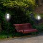 Voir la diapositive 2 : OUTSUNNY Lot de 2 luminaires extérieurs solaires lampadaires lanternes classiques LED 15 Lm Ø 18,5 x 129H cm noir