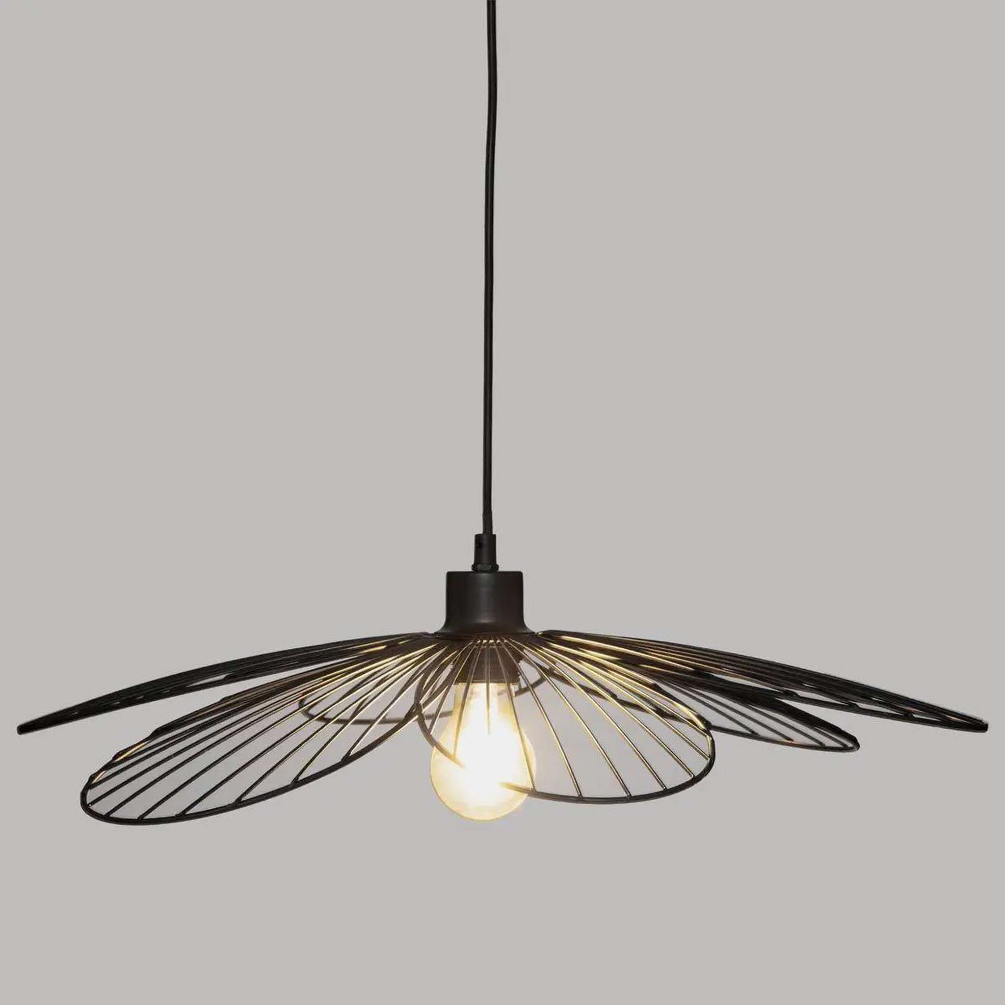 Voir la diapositive 3 : ATMOSPHERA Lampe suspension en métal  fleur  90cm noir