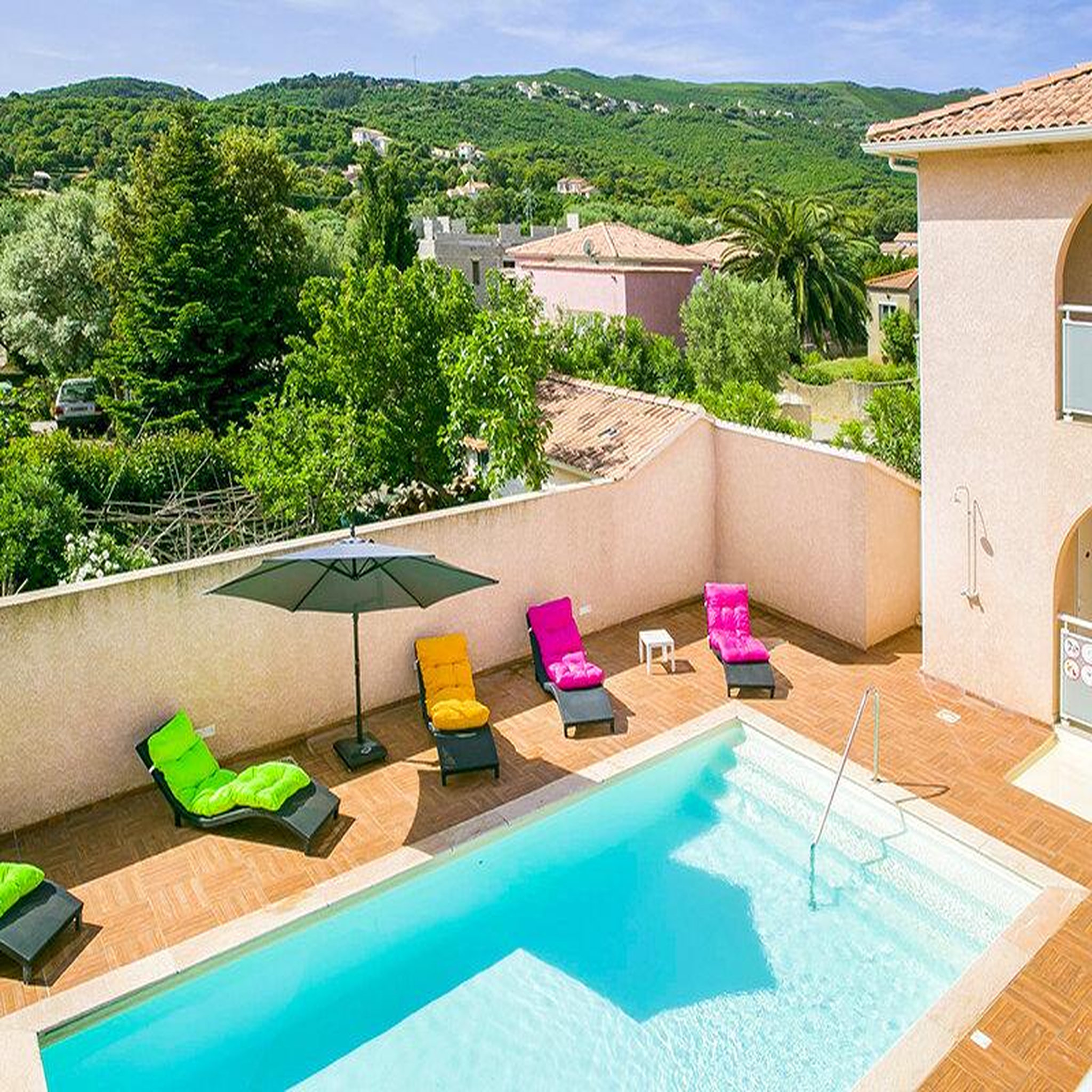Voir la diapositive 4 : Smartbox 3 jours en hôtel 4* avec gommage et sauna en corse - coffret cadeau séjour