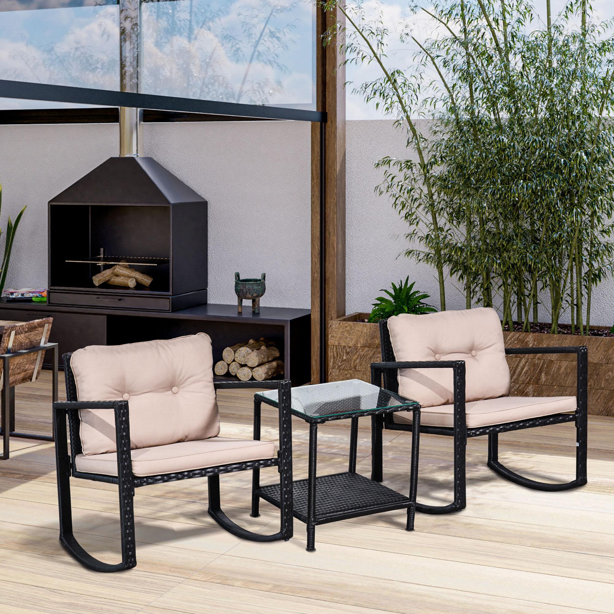Voir la diapositive 2 : OUTSUNNY Ensemble de jardin 3 pièces style colonial 2 fauteuils à bascule avec coussins marron table basse étagère métal époxy résine tressée 4 fils noir