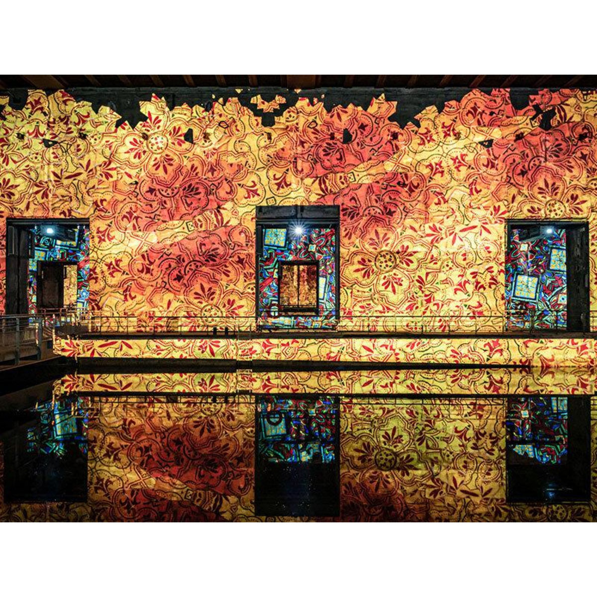 Smartbox Journée à Bordeaux : 1 entrée adulte pour les Bassins des Lumières - Coffret Cadeau Sport & Aventure