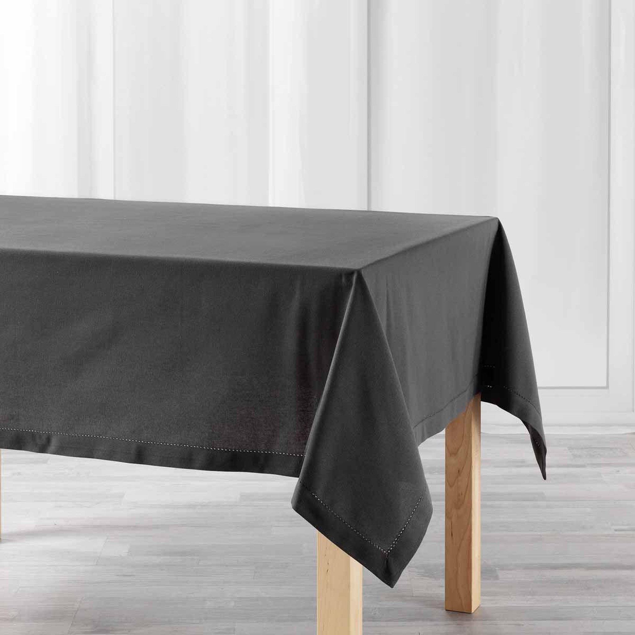 Voir la diapositive 1 : Douceur d'Intérieur Nappe de table uni  charline  140x240cm anthracite