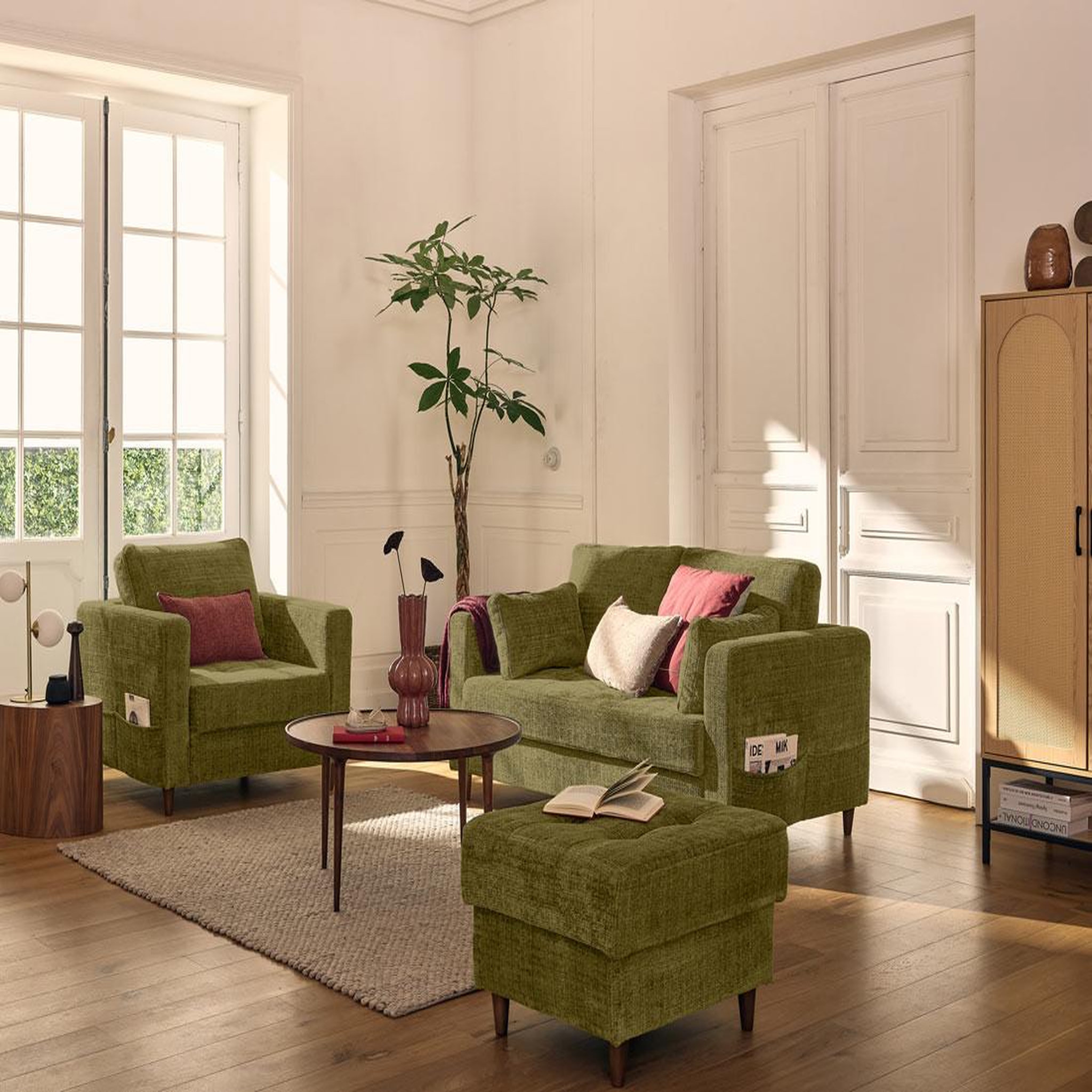 Voir la diapositive 4 : LISA DESIGN Anna - canapé droit 2 places avec poche en velours texturé