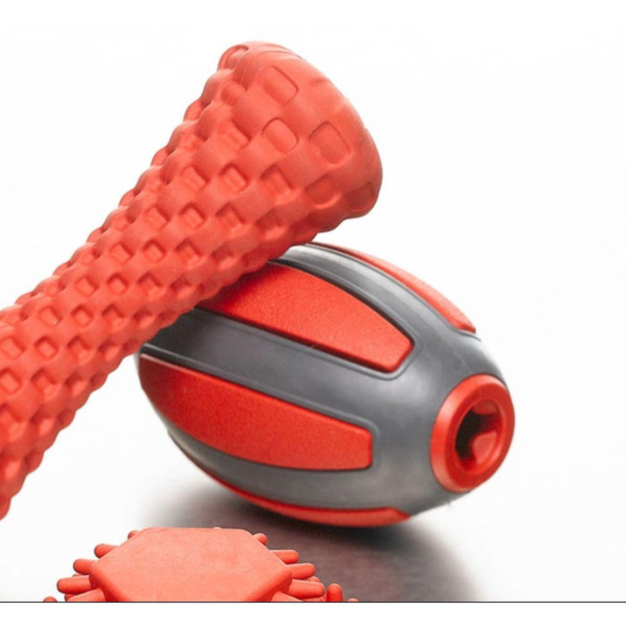 Voir la diapositive 2 : LOVE STORY Ballon distributeur de croquettes - Noir et rouge