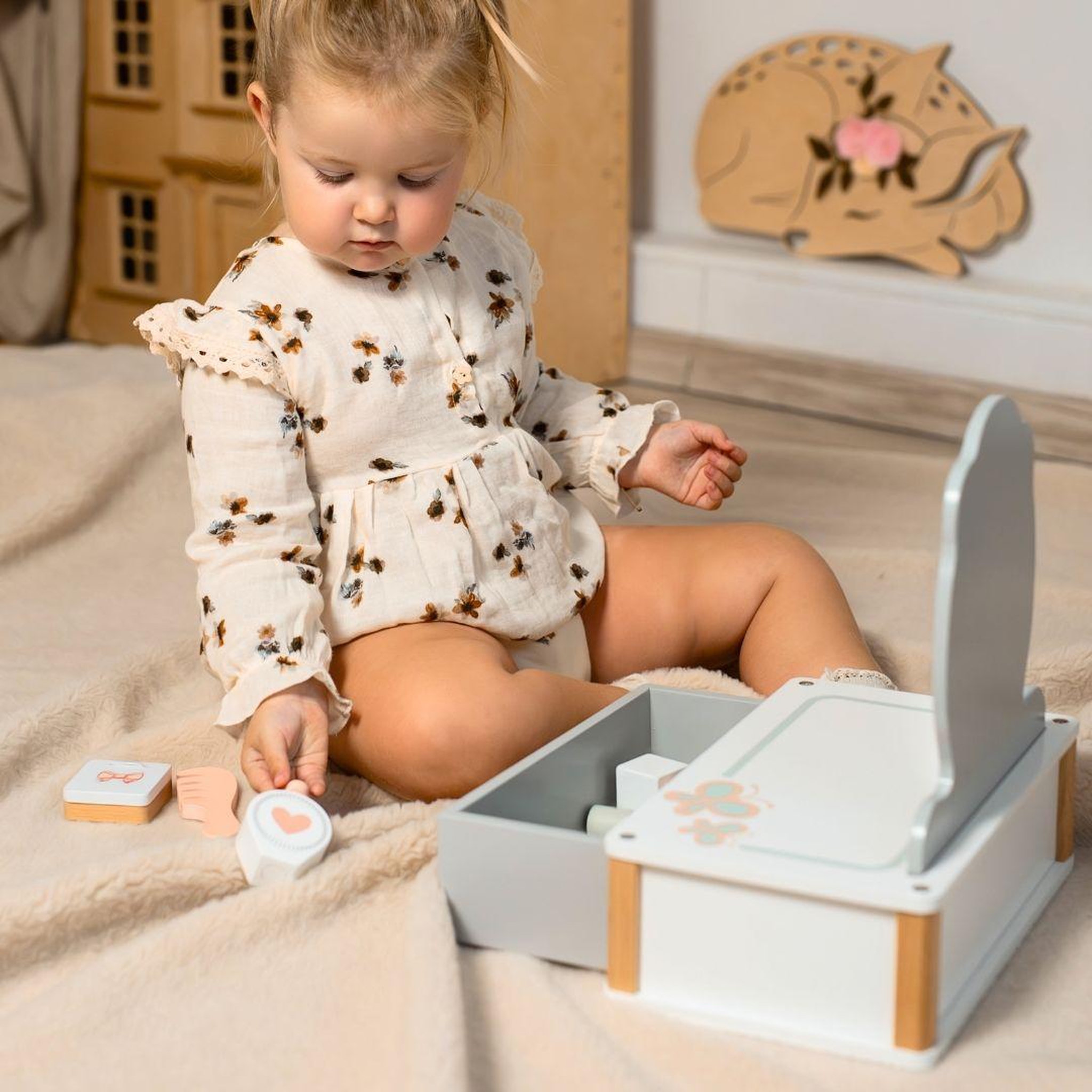 Voir la diapositive 2 : MAMABRUM Coiffeuse Bois Enfant Mamabrum Miroir Tiroir Accessoires Maquillage 3 Ans+