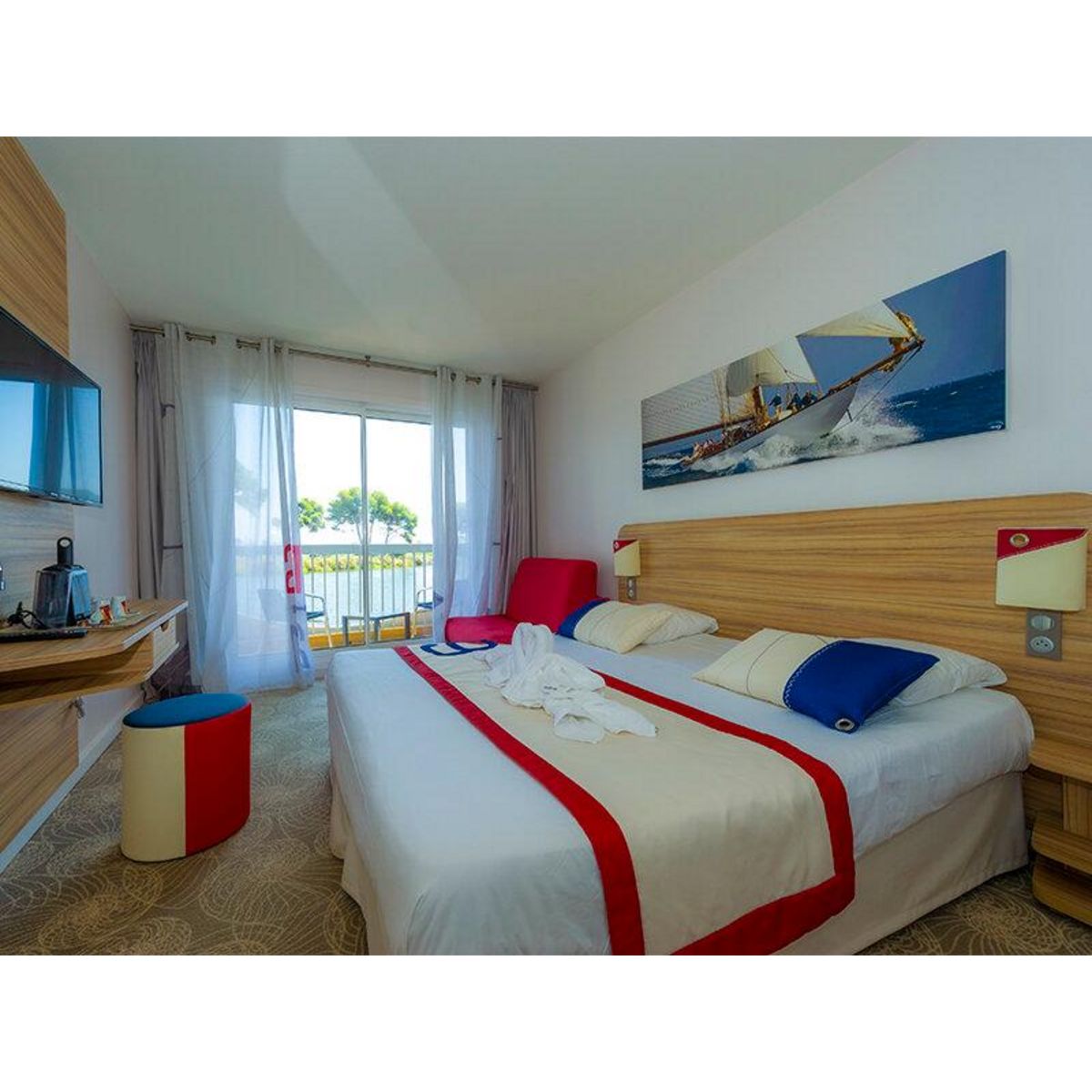 Smartbox Séjour gourmand sur la Côte d'Azur : 2 jours en hôtel 3* avec dîner à Hyères - Coffret Cadeau Séjour