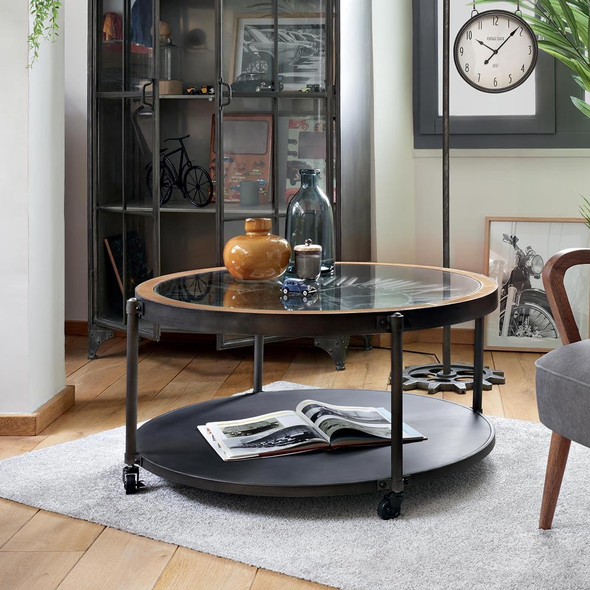 Voir la diapositive 5 : ATMOSPHERA Table basse ronde en métal  chrono  89cm noir