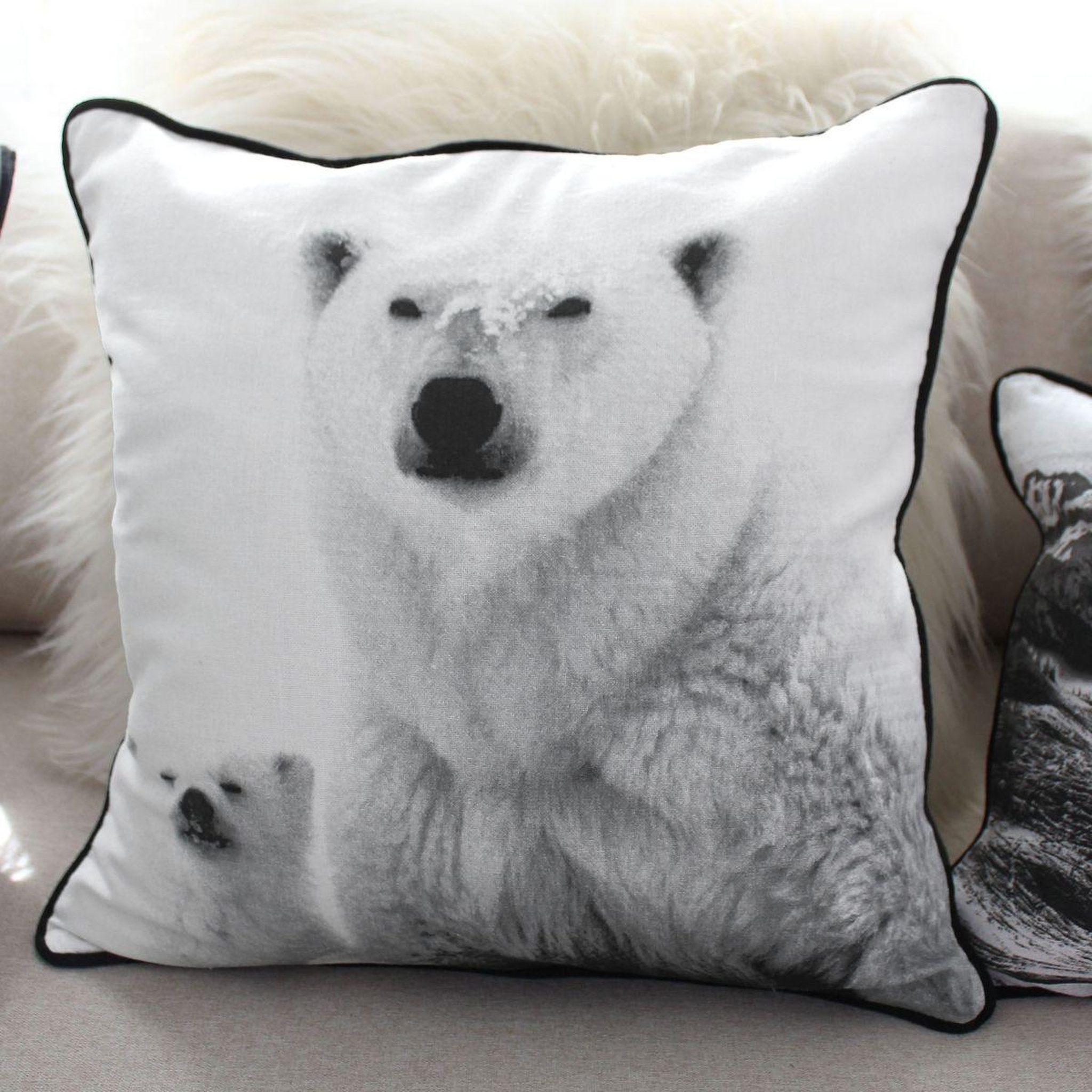 Voir la diapositive 2 : ENJOY HOME Coussin déco imprimé  epicéa  40x40cm blanc