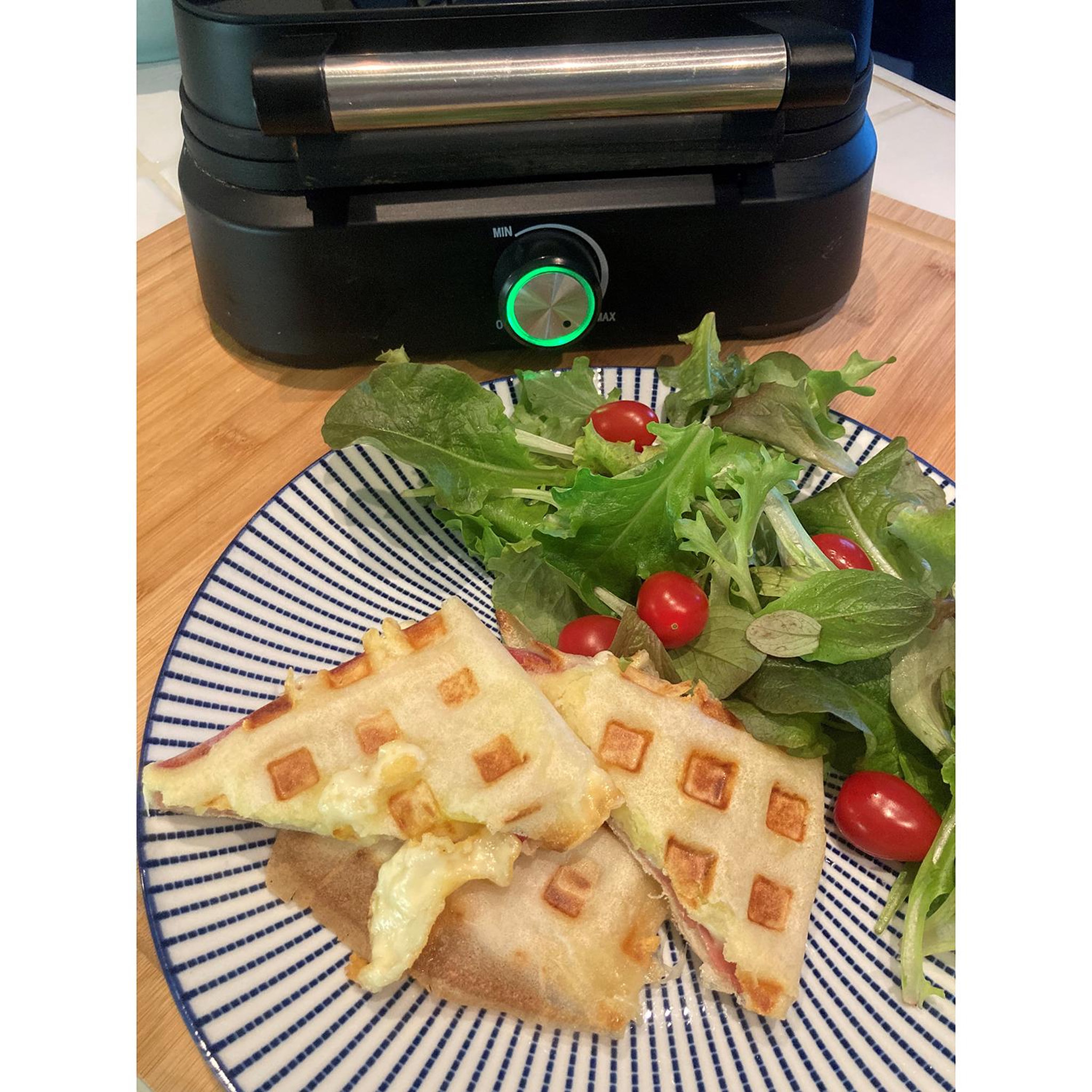 Voir la diapositive 6 : LITTLE BALANCE Gaufrier 1500w noir - 8652