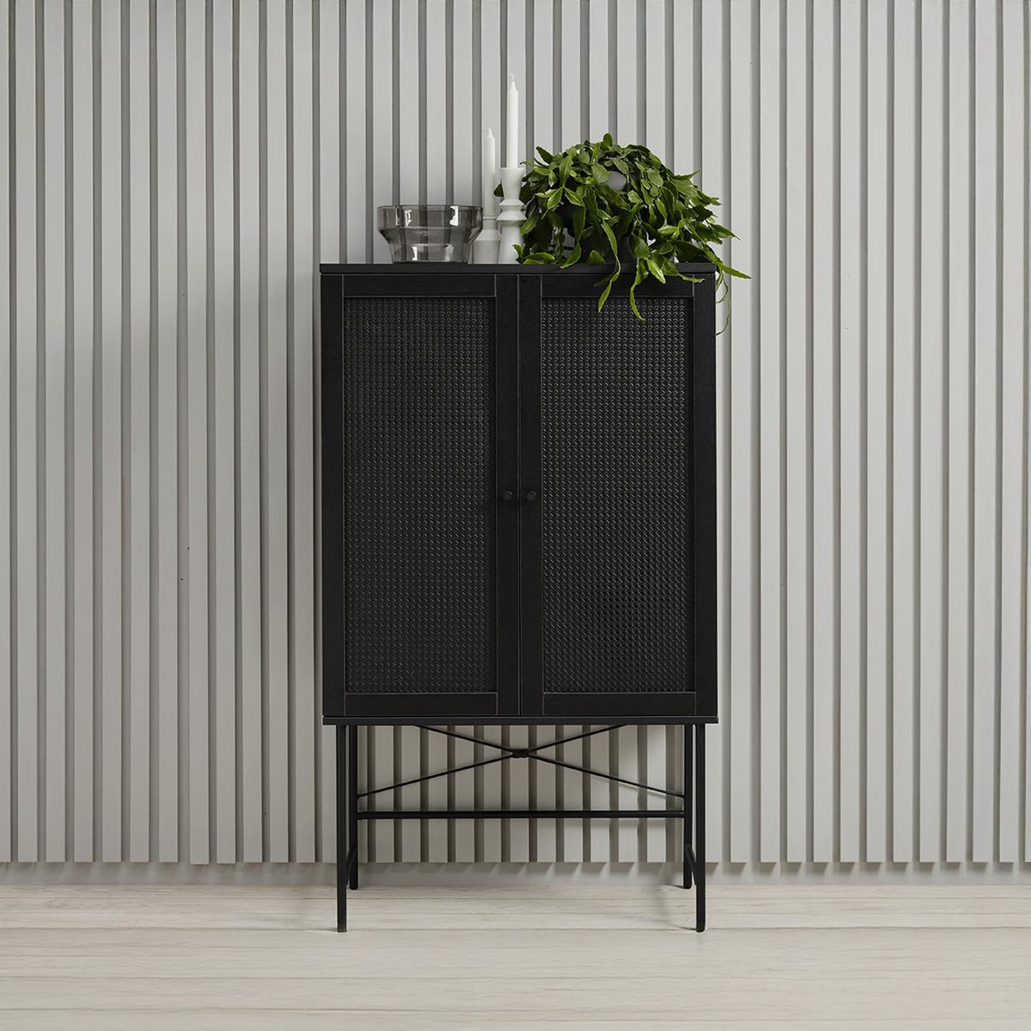 Voir la diapositive 2 : MAISON AUBERTIN Buffet vaisselier bois et cannage manarola 80x40 cm - Noir