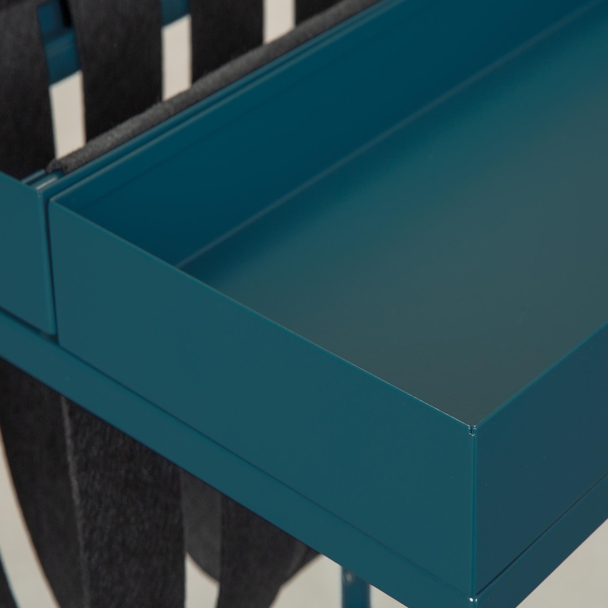 Voir la diapositive 3 : INTERLINK Table d'appoint CLUB NY MAGAZIN