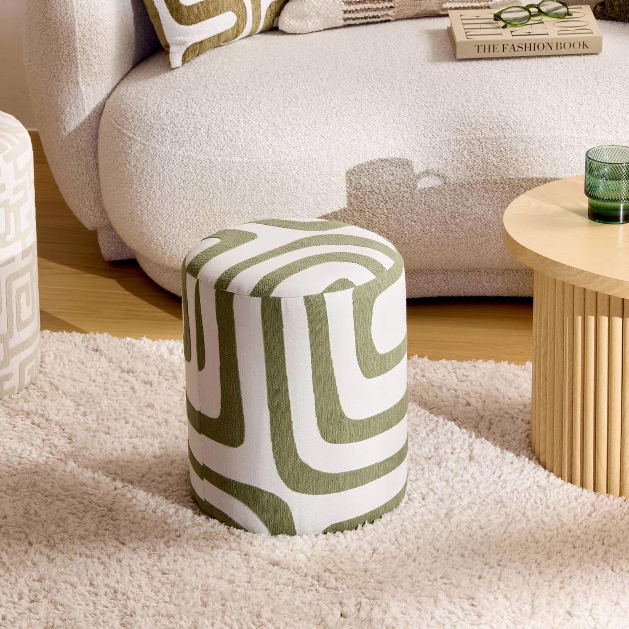 Voir la diapositive 2 : ATMOSPHERA Pouf rond à motifs  delor  30cm vert cèdre