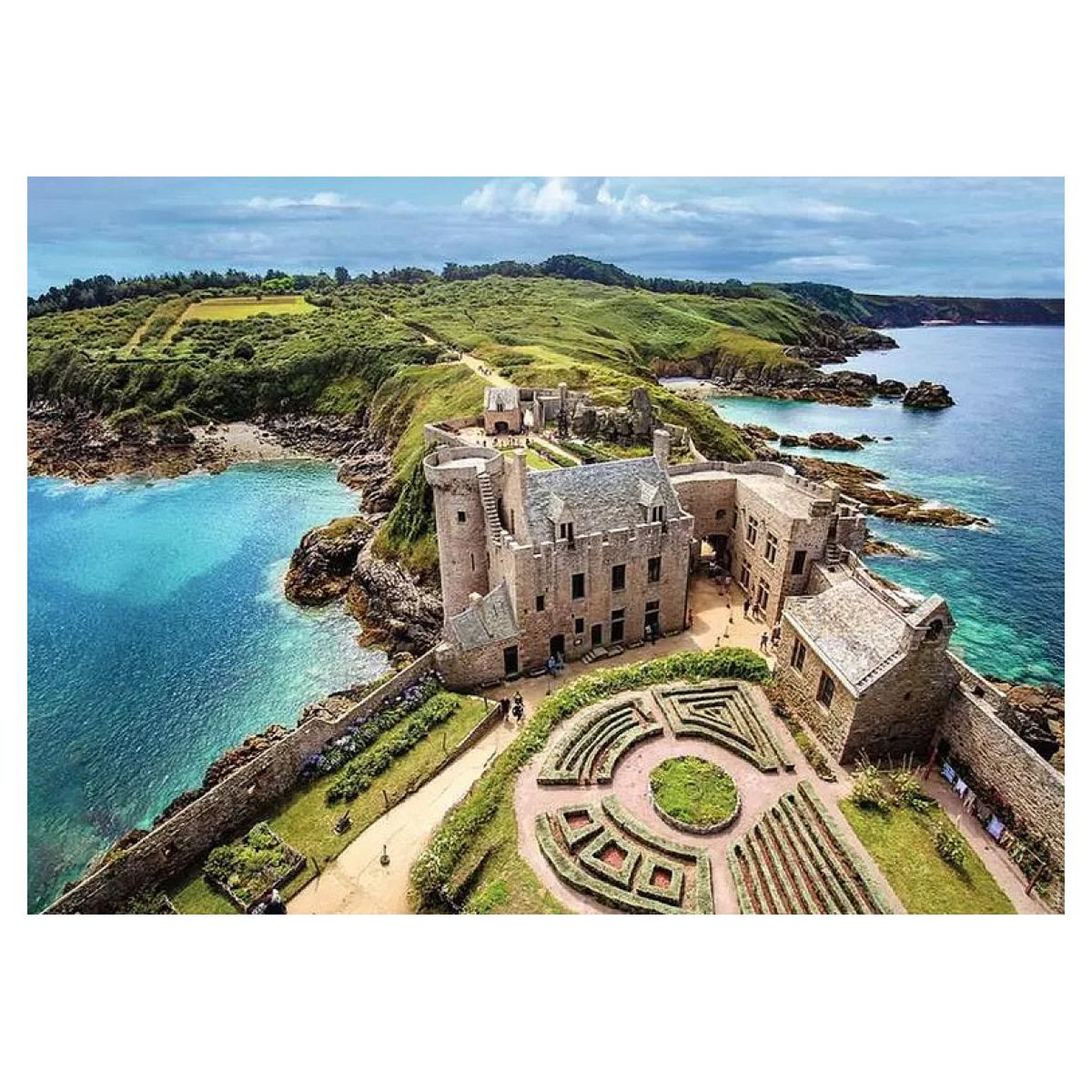 Voir la diapositive 2 : RAVENSBURGER Puzzle 1000 pieces Fort La Latte