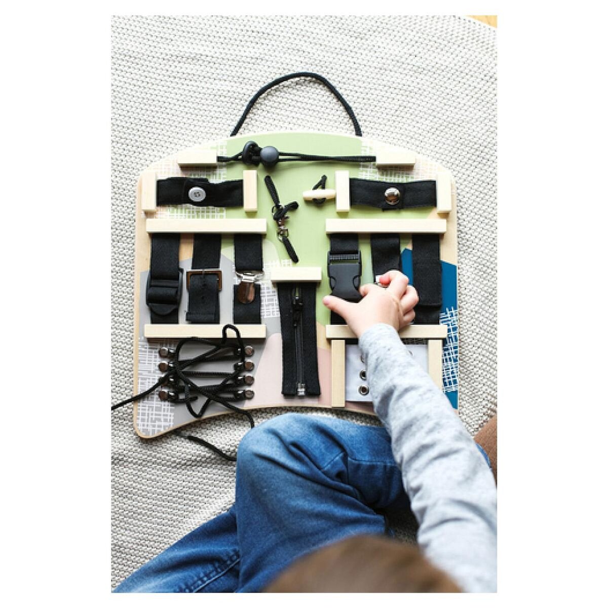 SMALLFOOT Planche de motricite Fermetures et Fixation