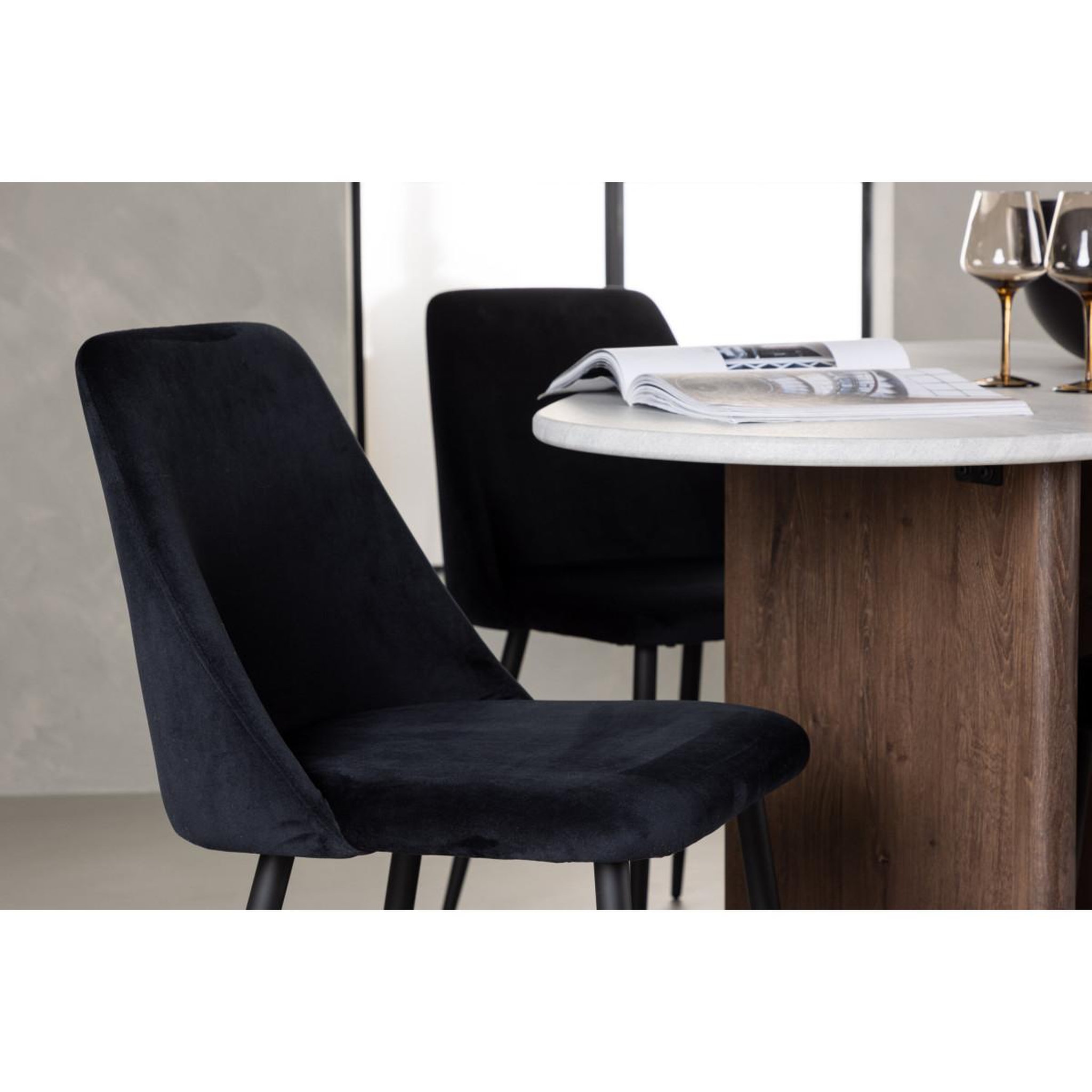 Voir la diapositive 5 : Paris Prix Ensemble table à manger & 4 chaises  gronvik & night  180cm gris clair & noir