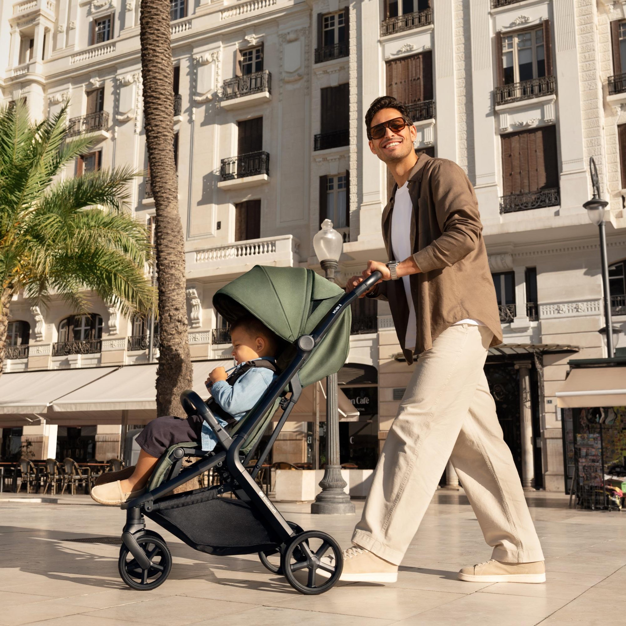 Voir la diapositive 3 : KINDERKRAFT Poussette compacte autofolding avec suspension