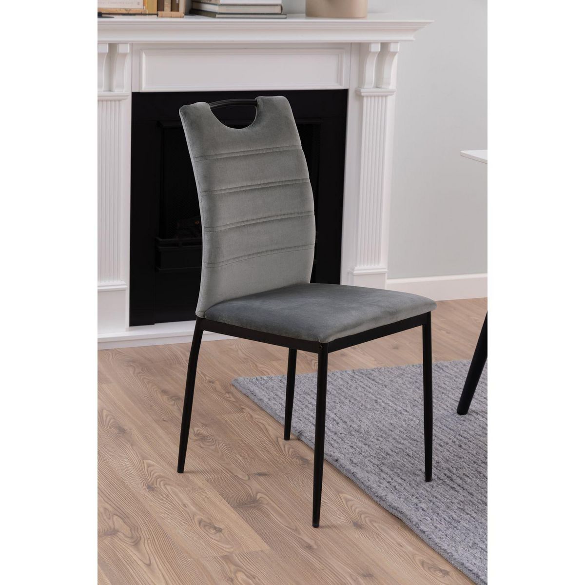 TOILINUX Lot de 4 Chaises de salle à manger Dina effet velours et métal