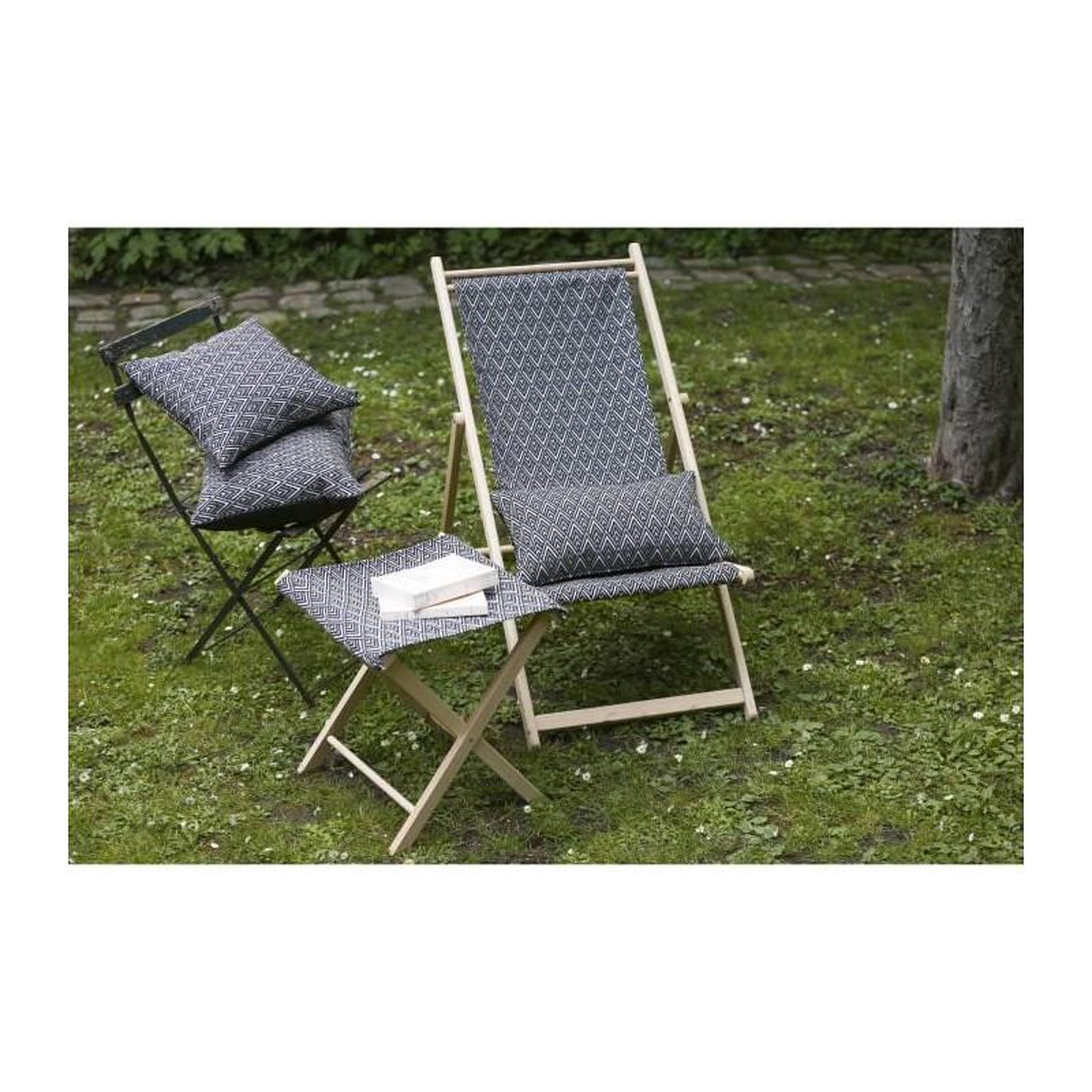 Voir la diapositive 2 : Jardin prive JARDIN PRIVE - Chilienne jacquard losange - toile amovible.